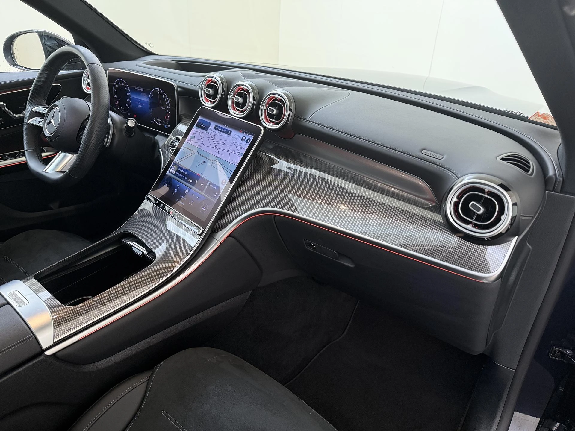 Mercedes-Benz-GLC-image-4