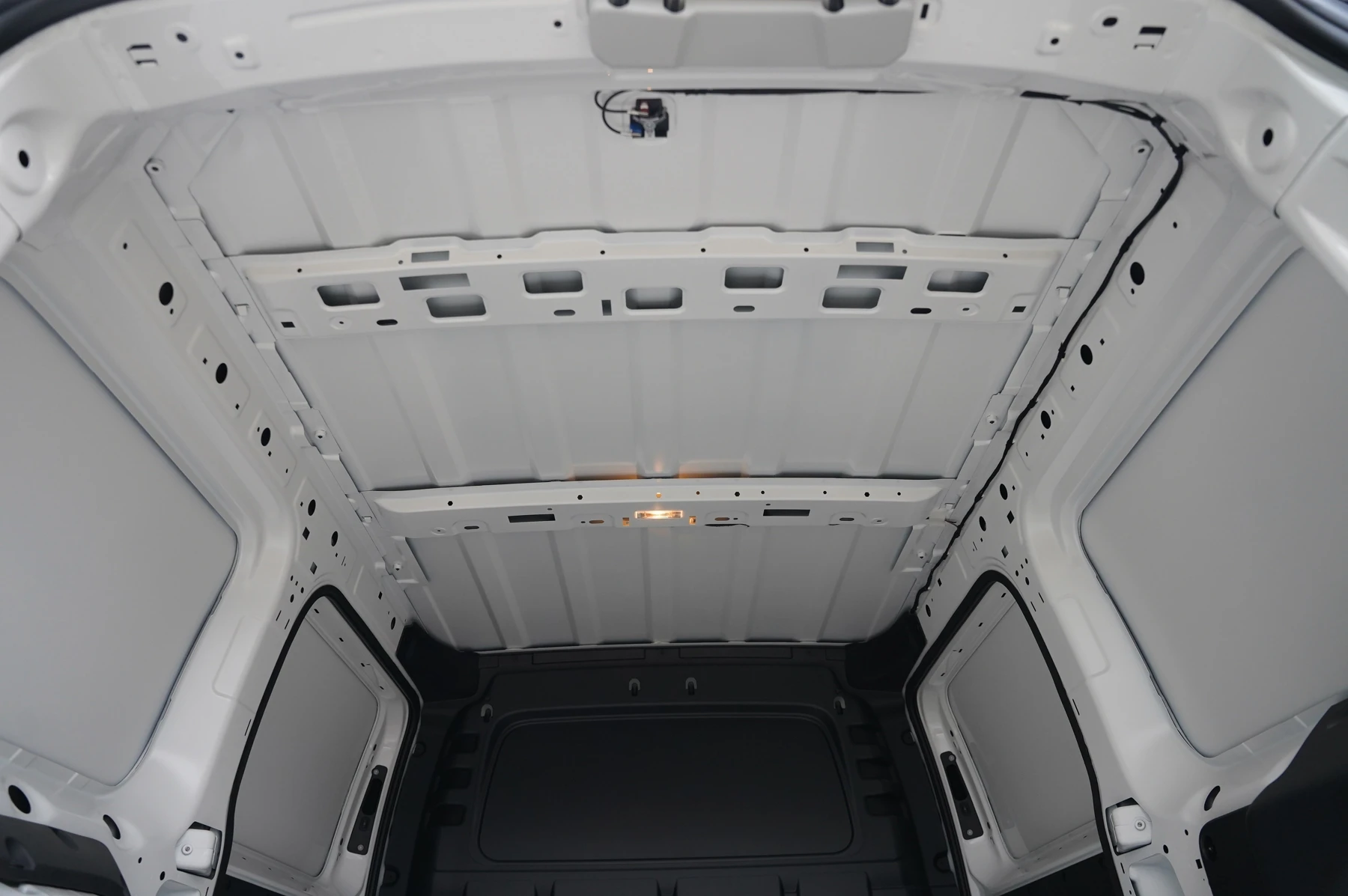 Volkswagen-Caddy-image-30