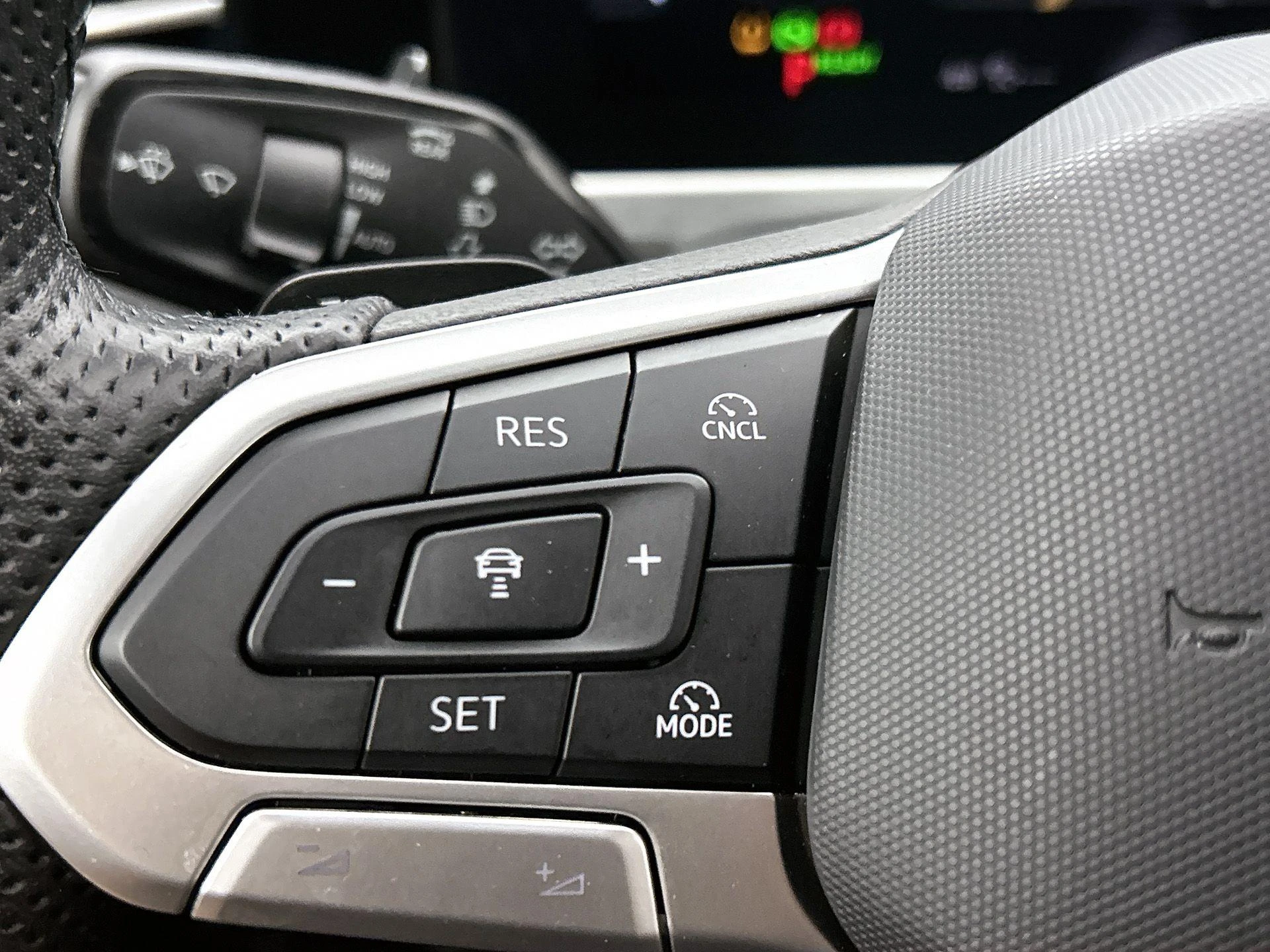 Volkswagen-Passat-image-5