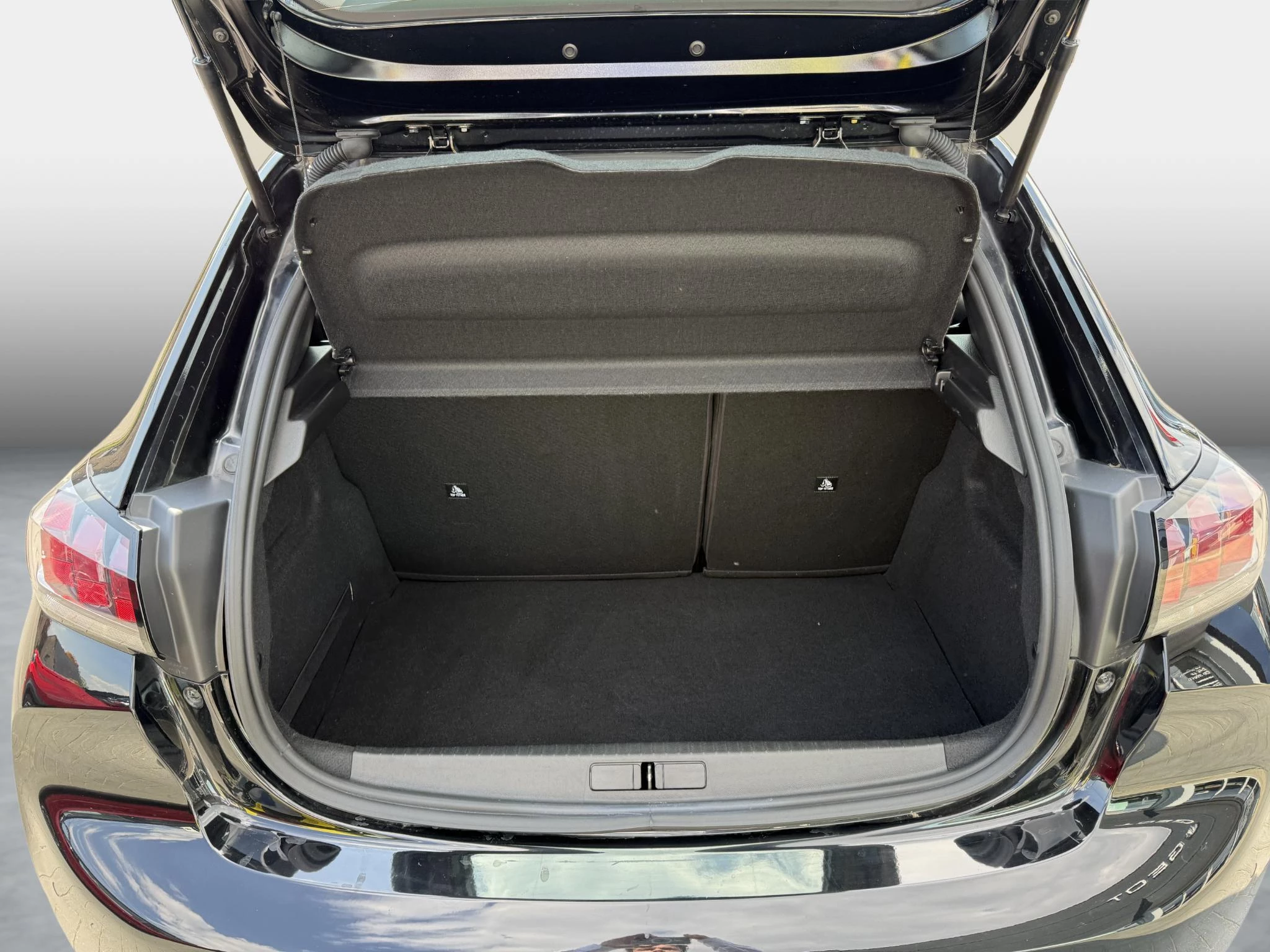 Peugeot-208-image-13