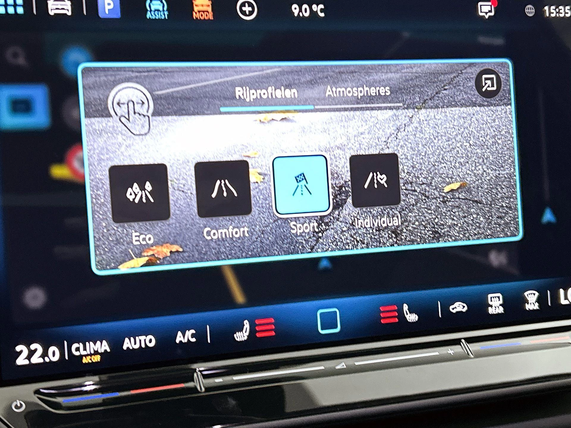 Volkswagen-T-Roc-image-10