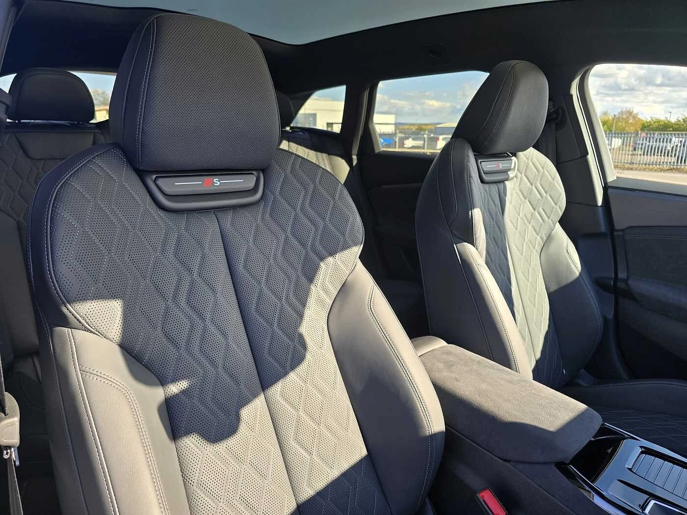 Audi-S6 Avant e-tron-image-14