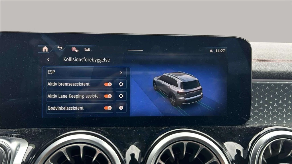 Mercedes-Benz-EQB-image-16