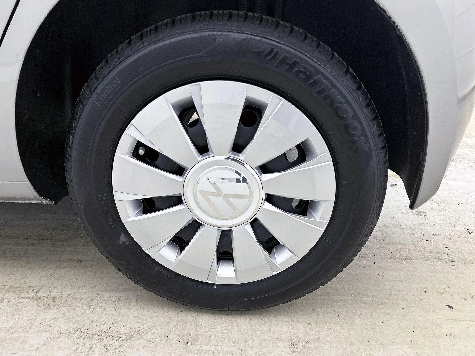 Volkswagen-up!-image-29