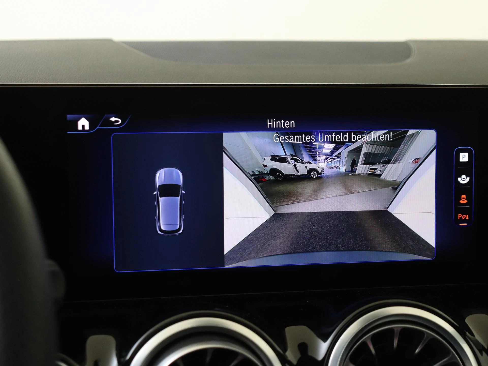 Mercedes-Benz-EQA-image-21