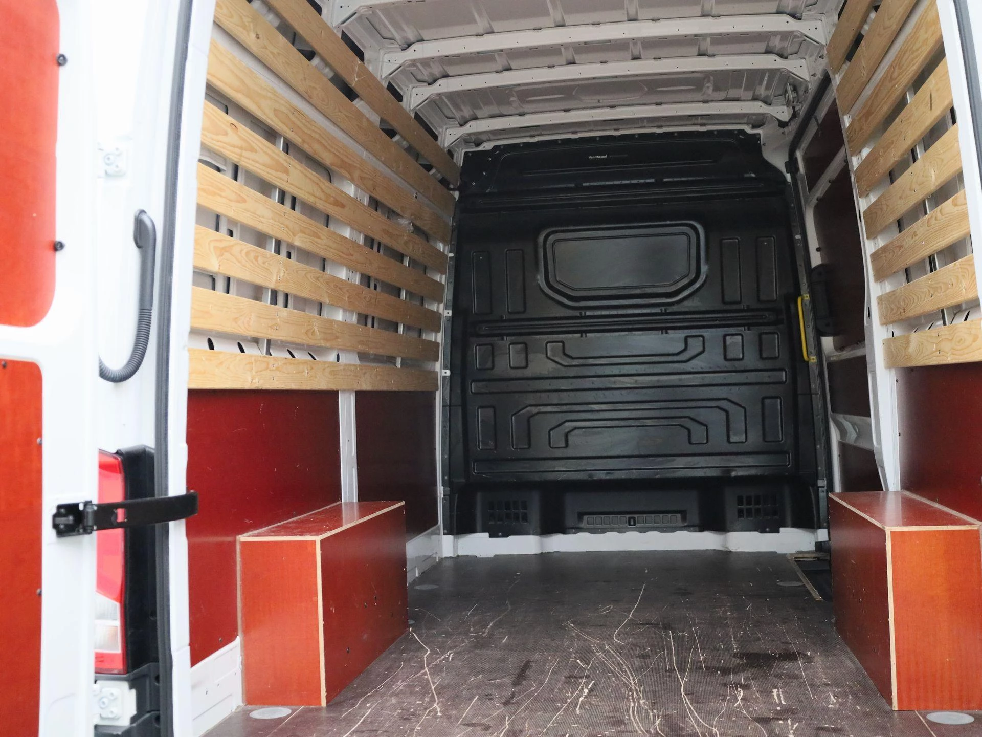 Volkswagen Crafter 2.0 TDI L3H3 Highline 140PK