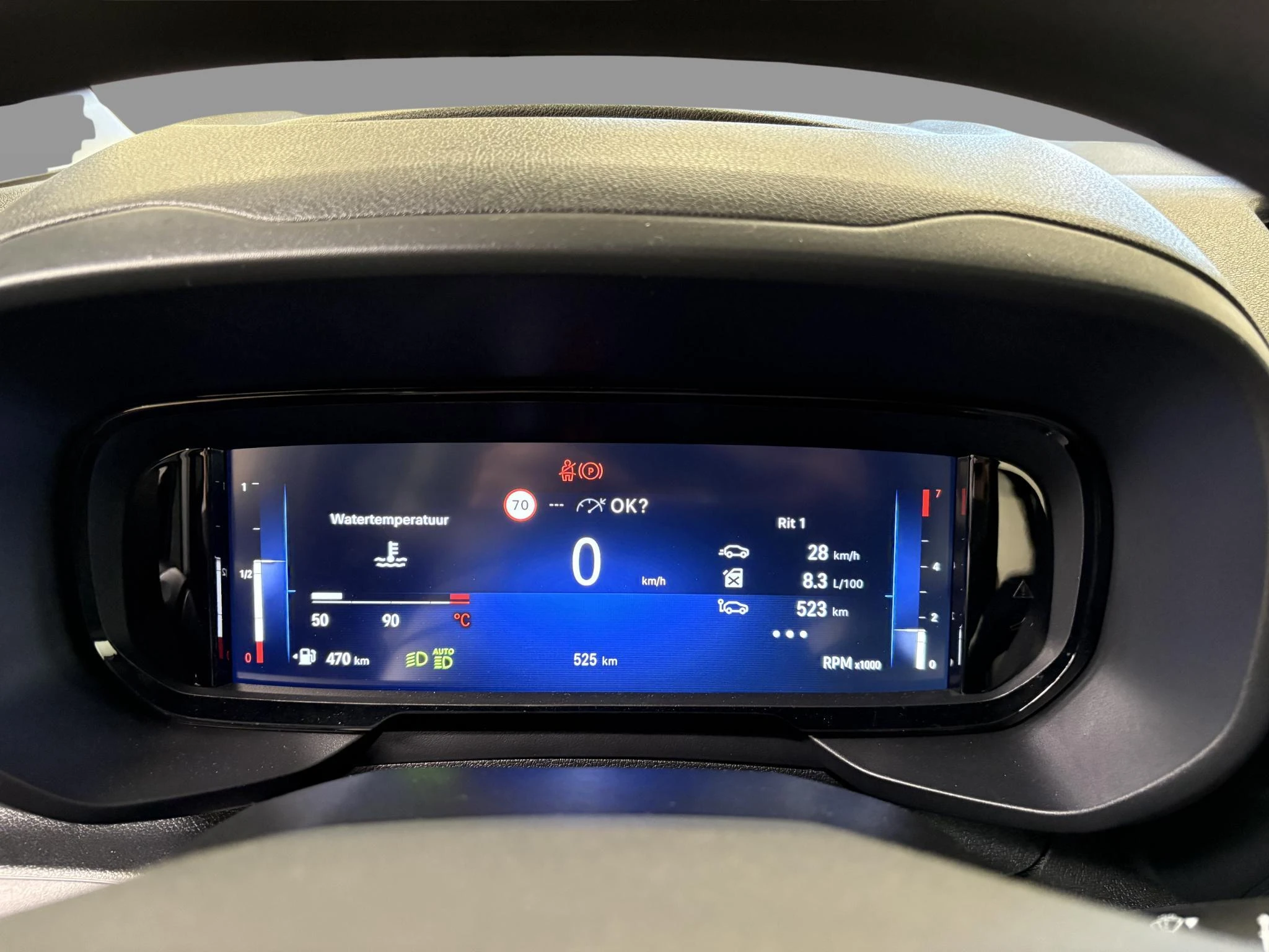 Opel-Combo Life-image-13