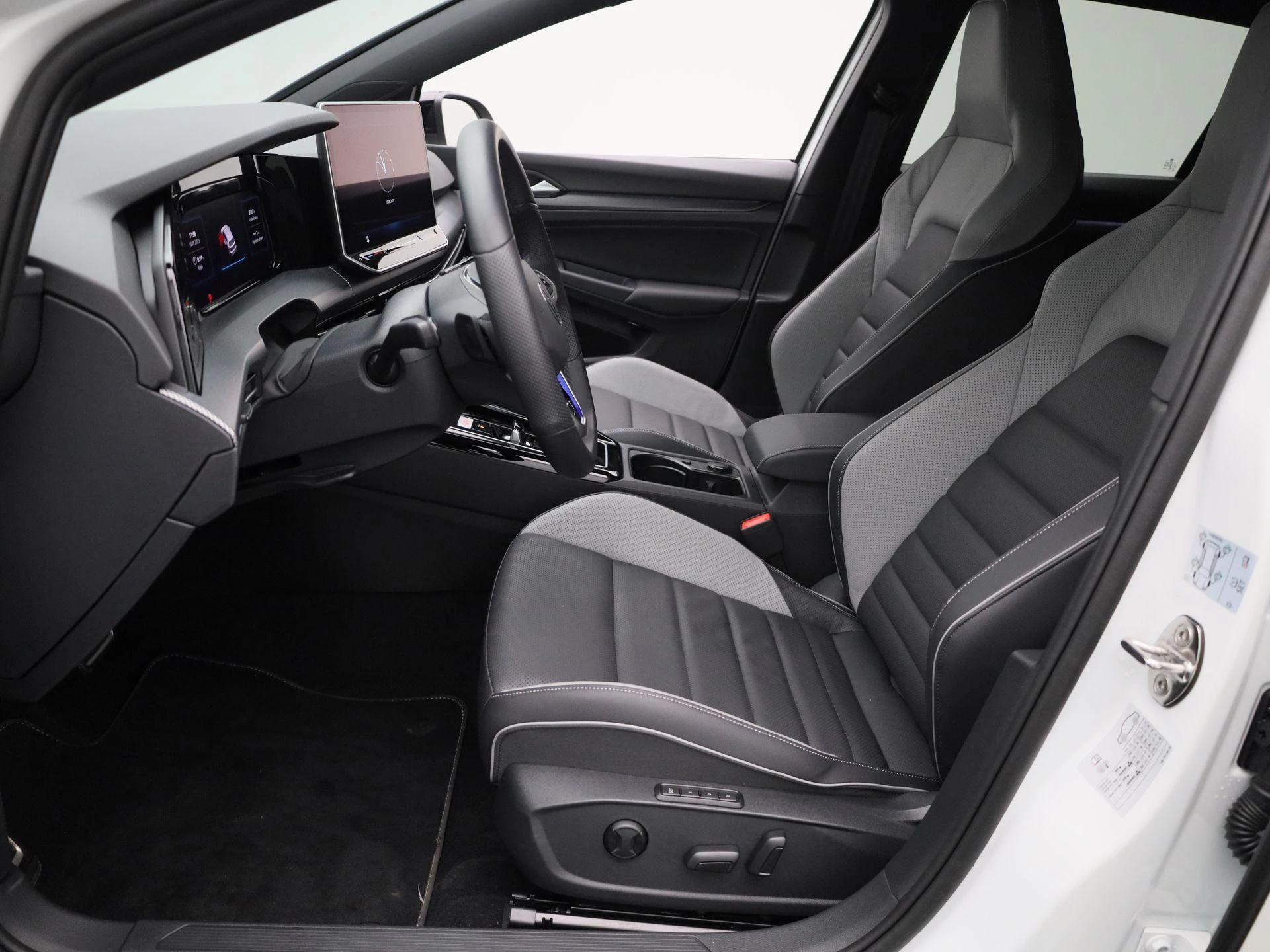 Volkswagen-Golf-image-10