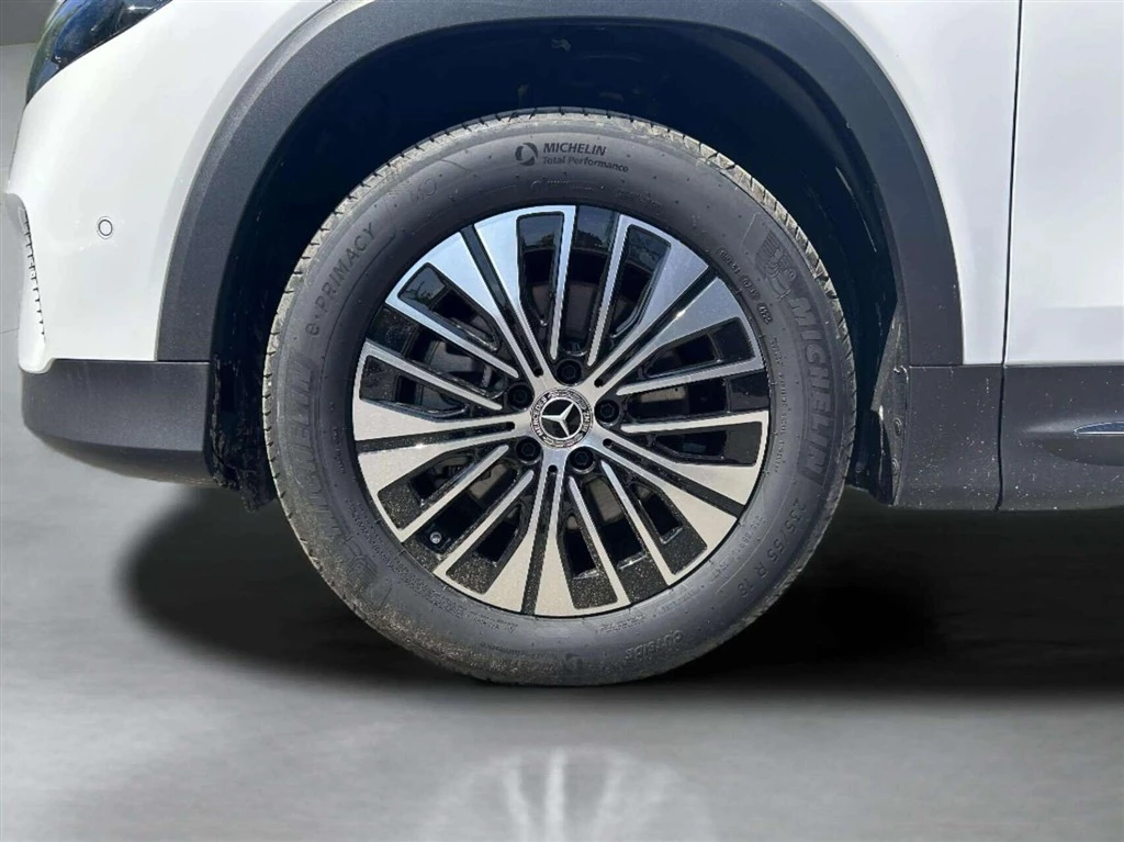 Mercedes-Benz-EQB-image-8