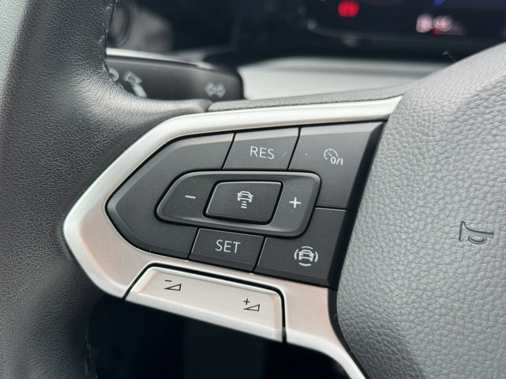 Volkswagen-Golf-image-10