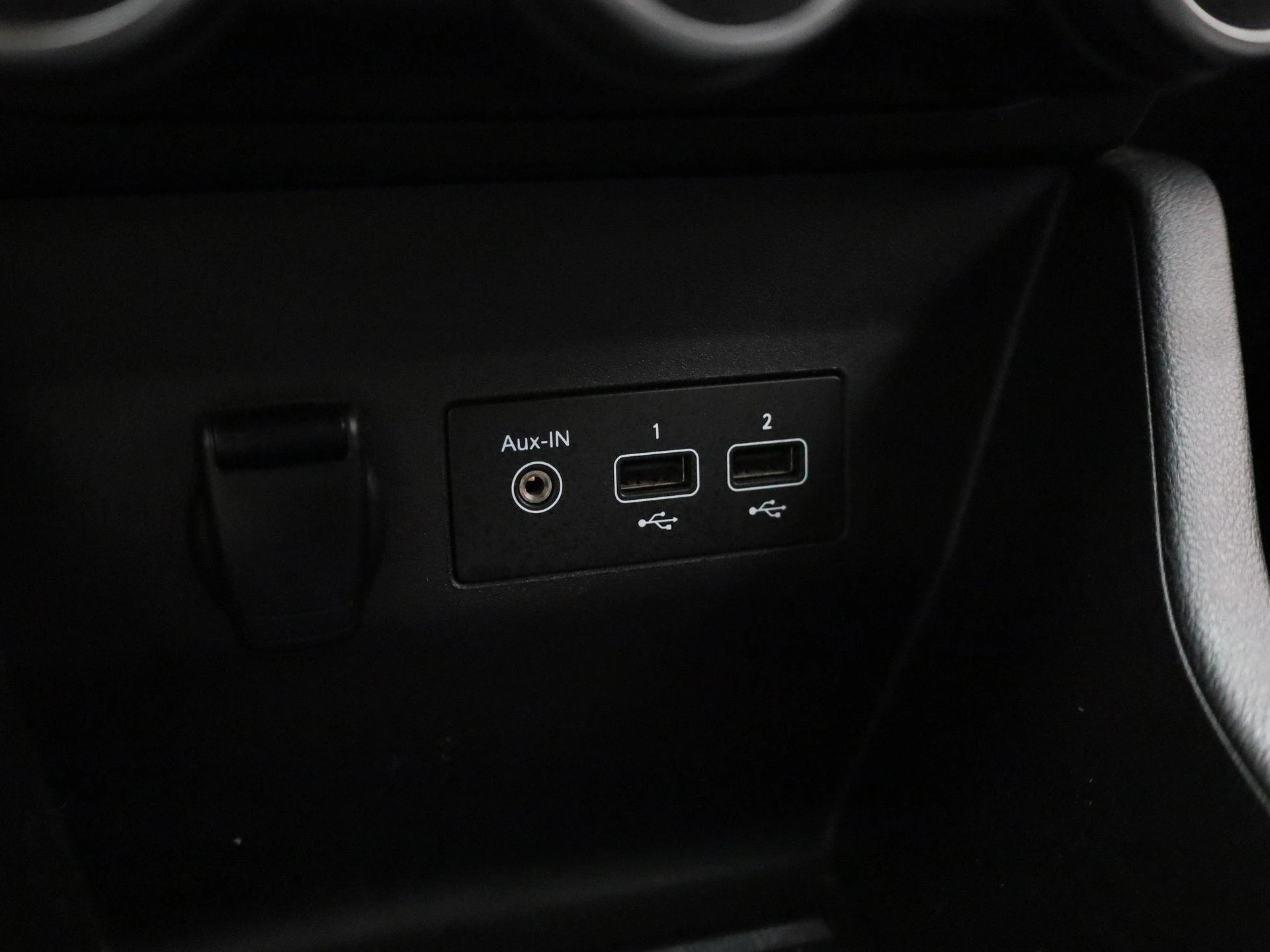 Renault-Clio-image-22
