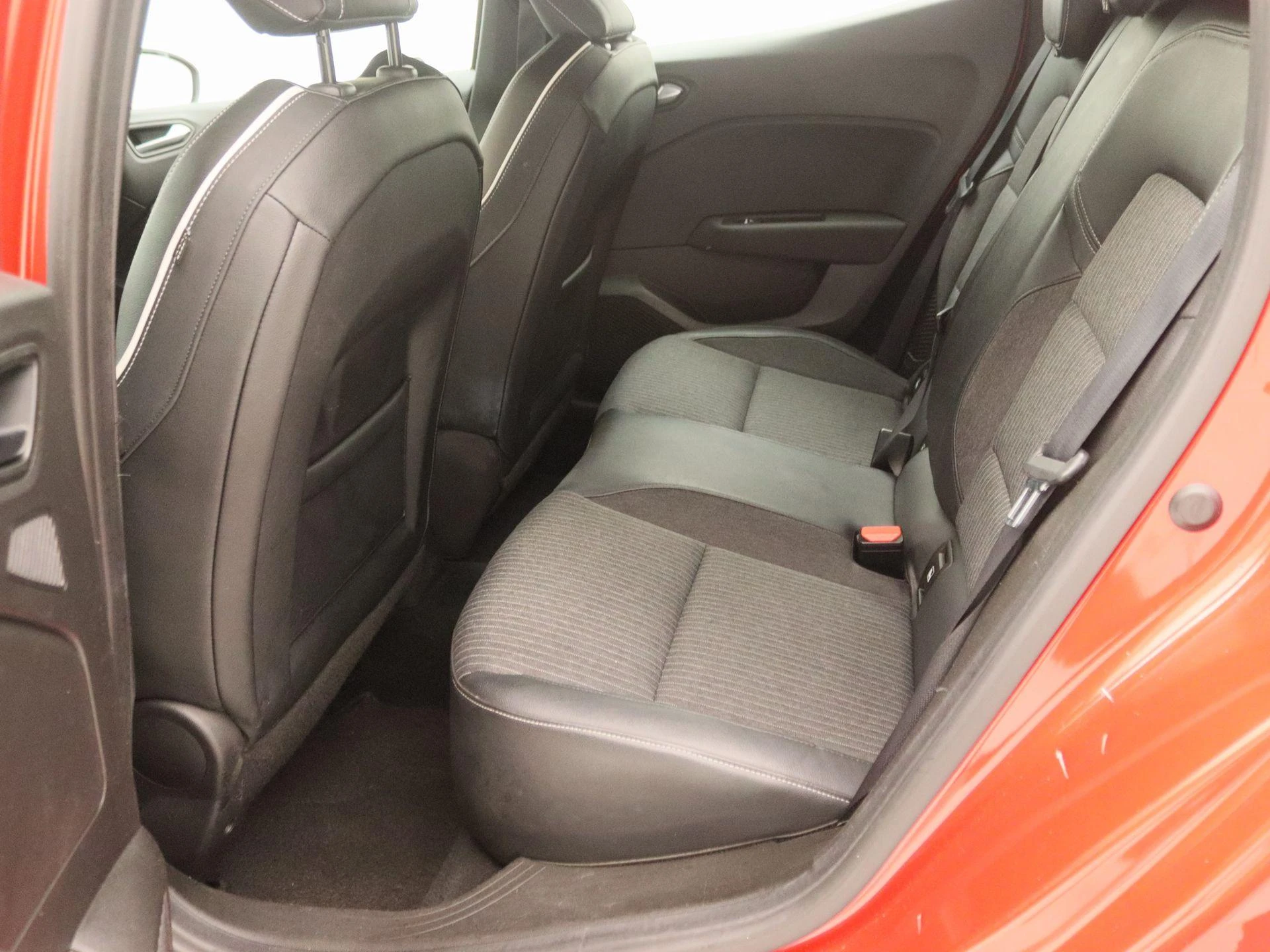 Renault-Clio-image-12