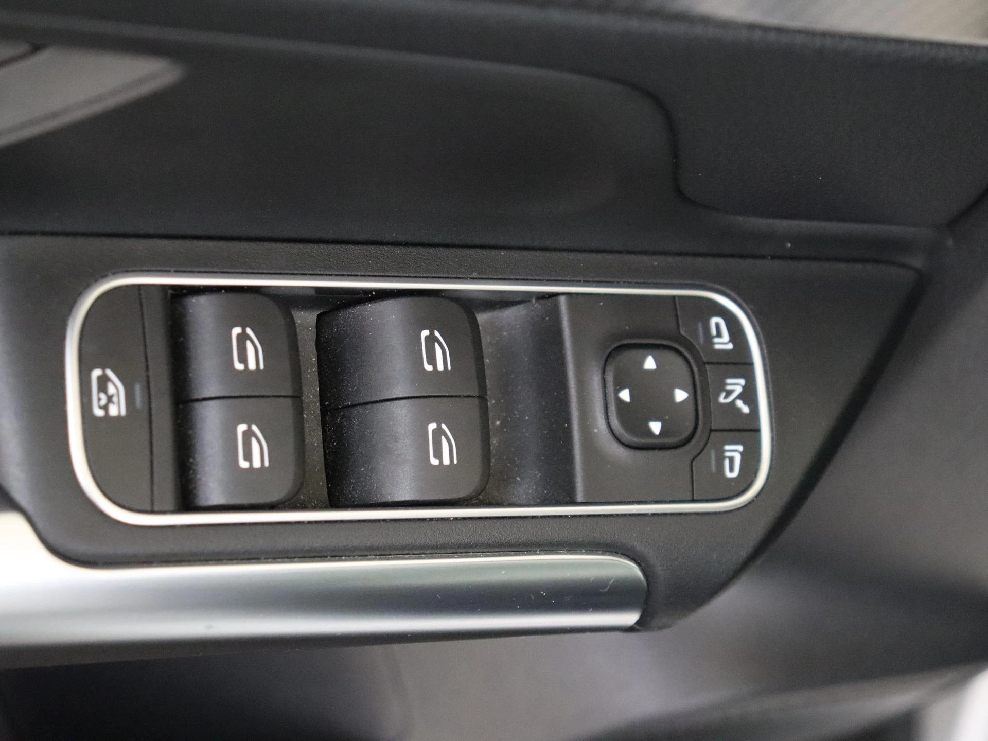 Mercedes-Benz-EQA-image-26