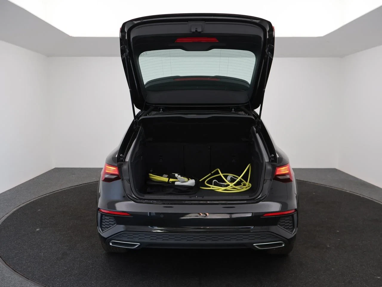 Audi A3 Sportback PHEV Audi A3 Sportback PHEV S line 40TFSIe 204PK *AUTOMAAT*LEDER*PDC*ACC*VIRTUAL COCKPIT*NAVI*APP-CONNECT*AIRCO*...*