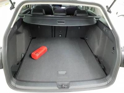 Volkswagen-Golf-image-5
