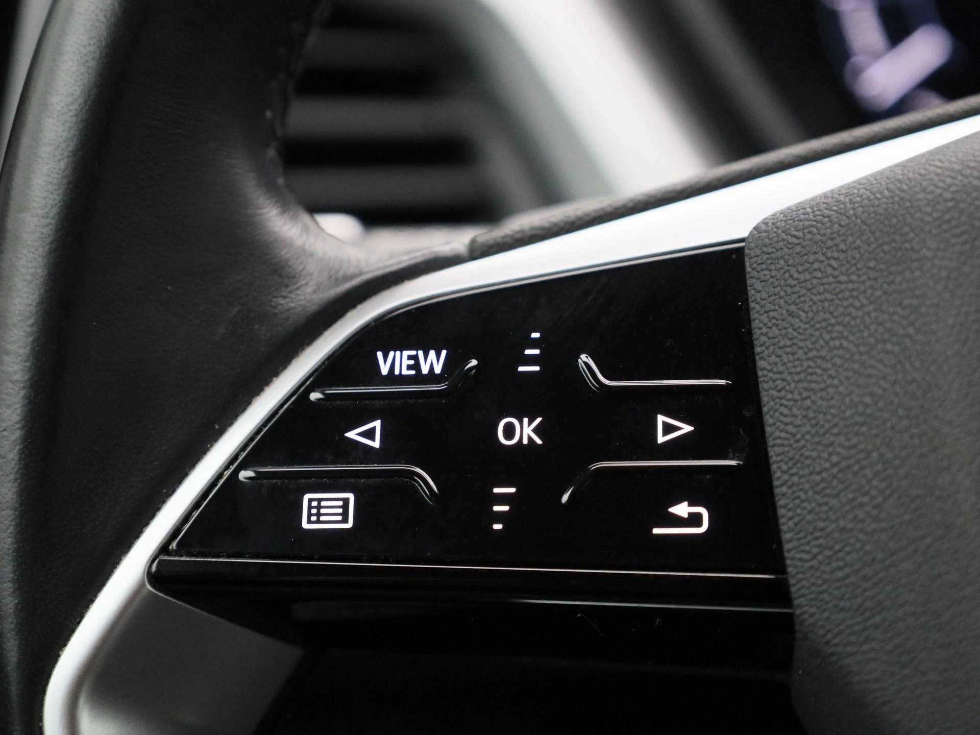 Audi-Q4 e-tron-image-19