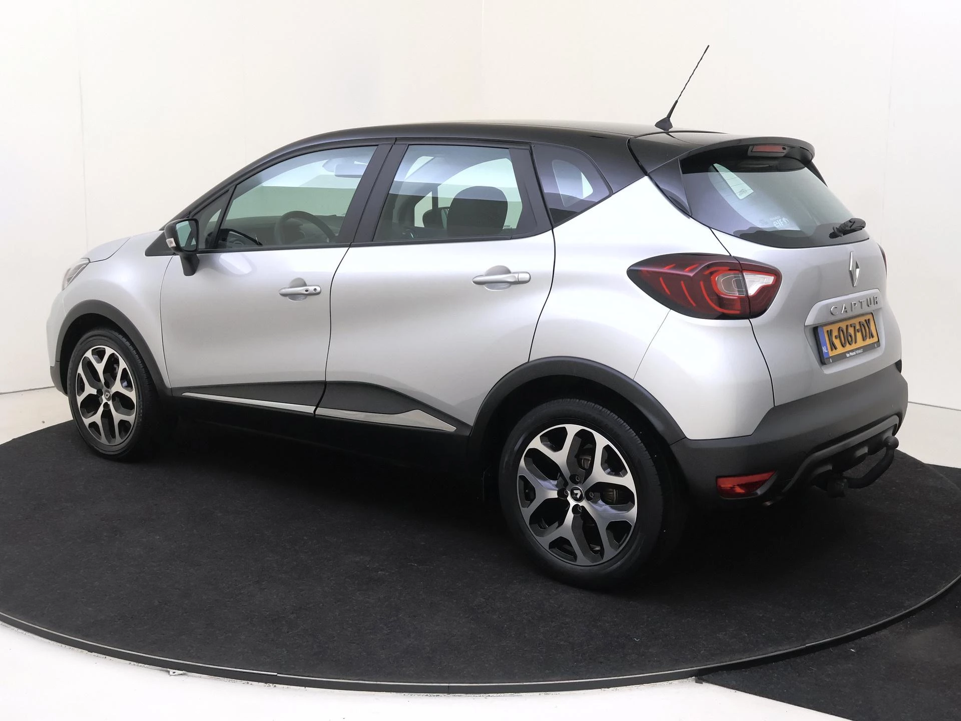 Renault-Captur-image-2
