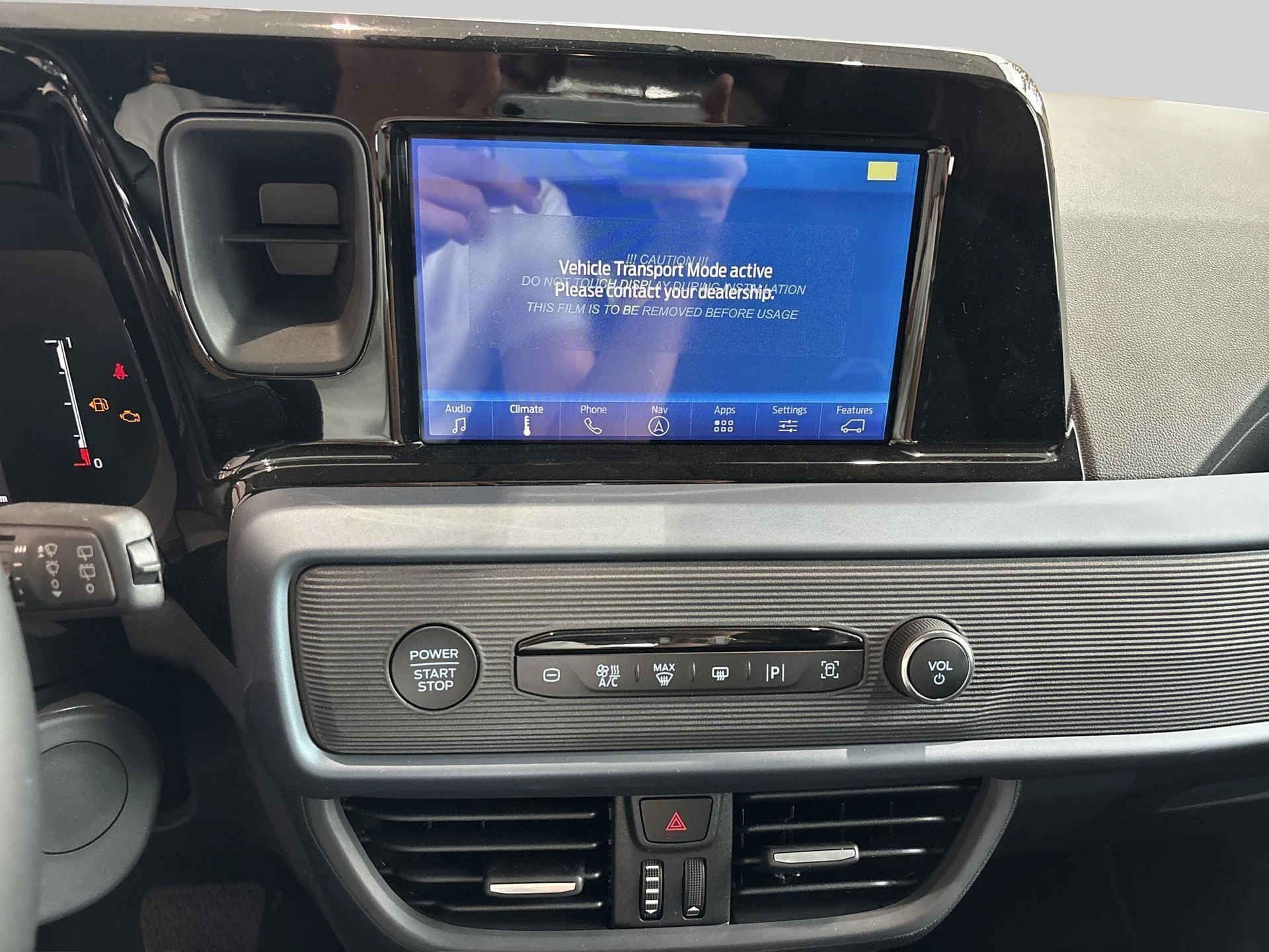 Ford-Tourneo Courier-image-9