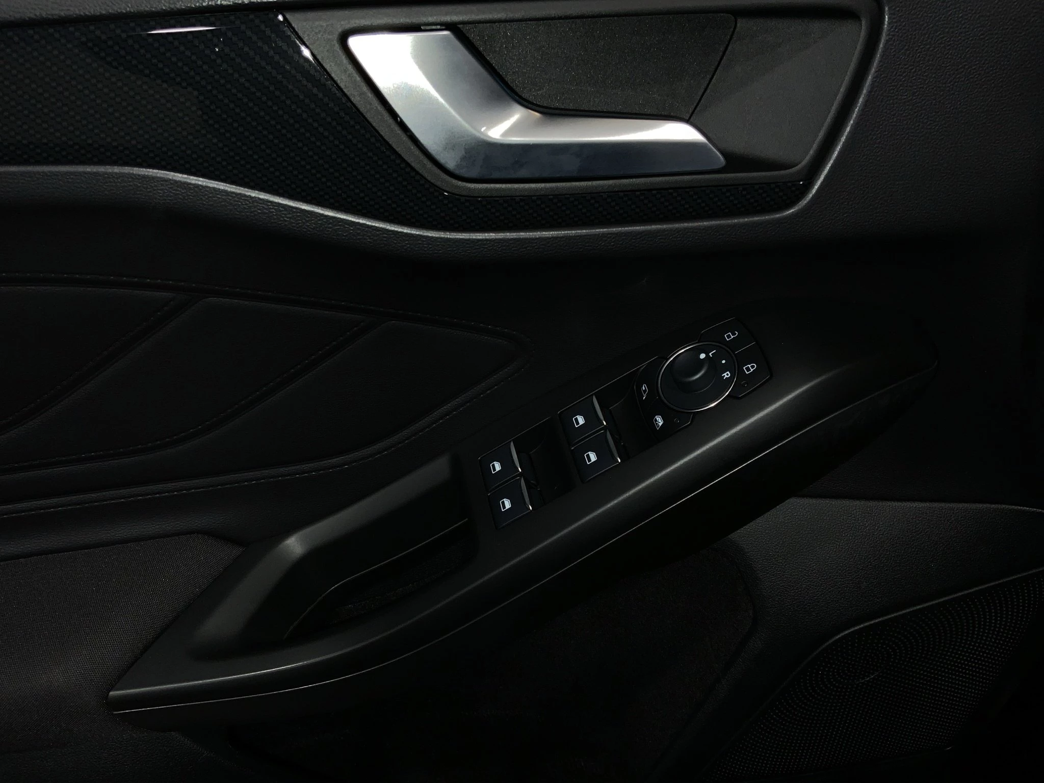 Ford Focus ST-Line X Turnier Aut.*AHK*ACC*HUD*KAM*NAVI*WINTER-PKT.