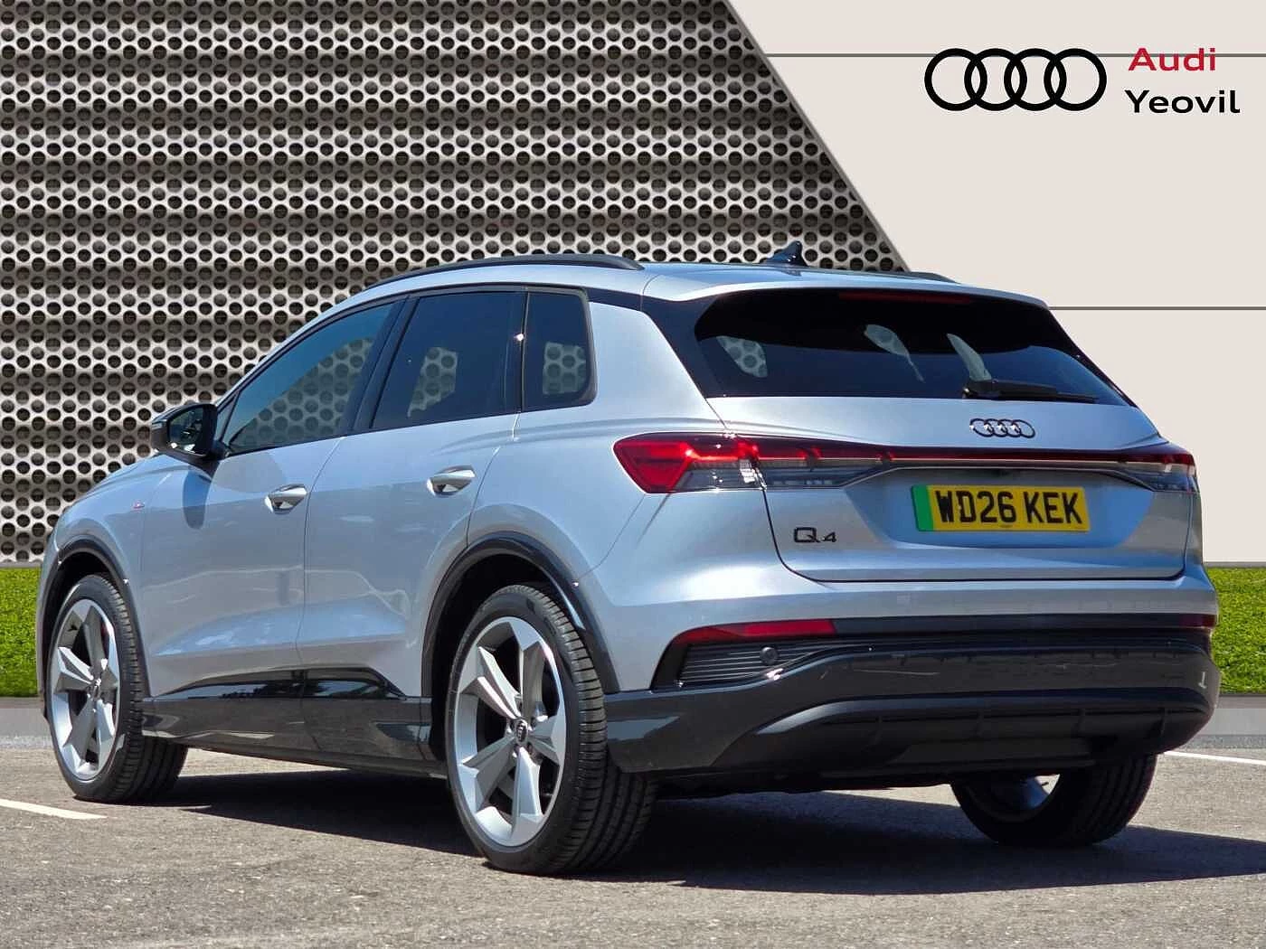 Audi-Q4 e-tron-image-2