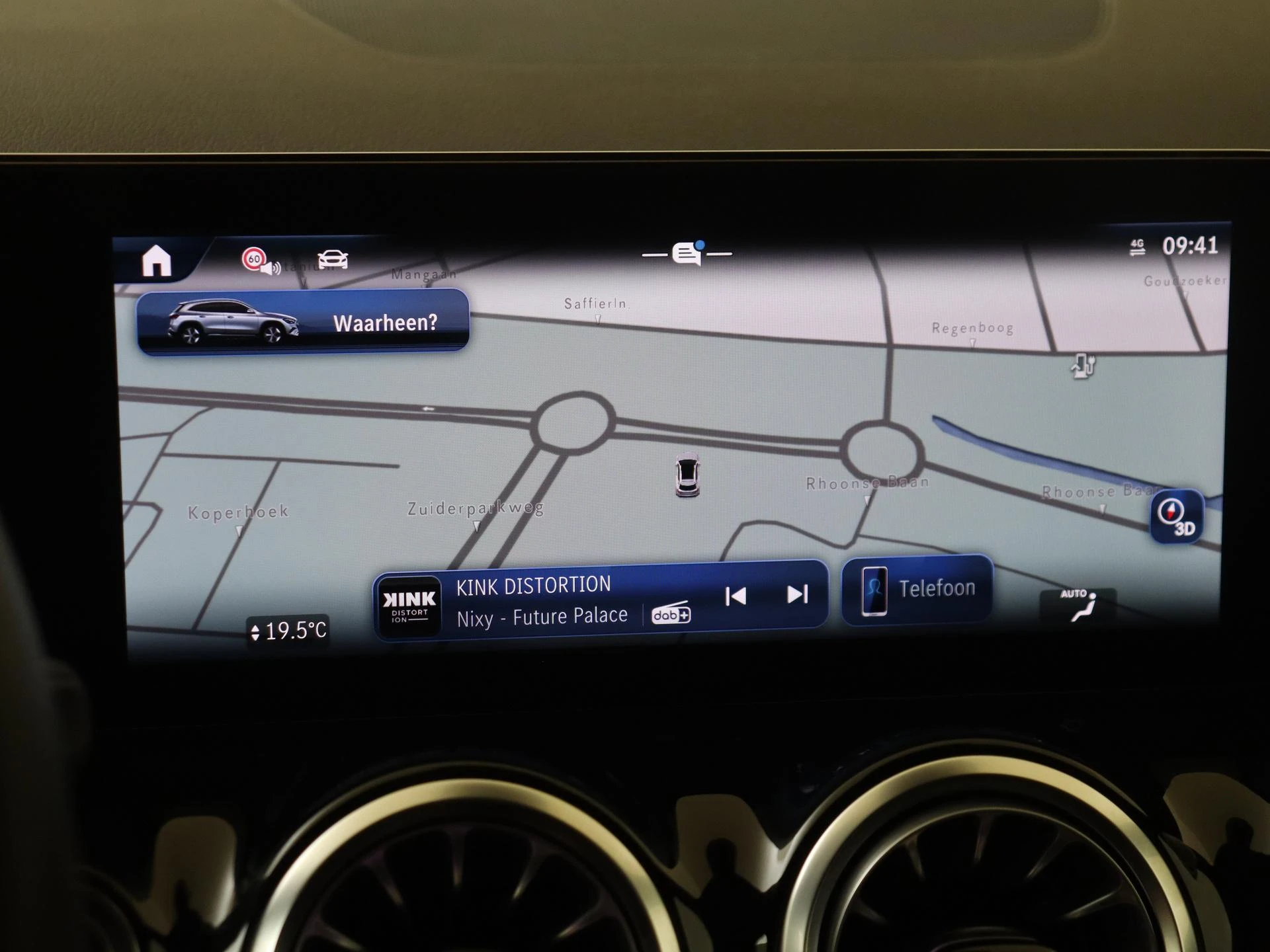 Mercedes-Benz-GLA-image-16