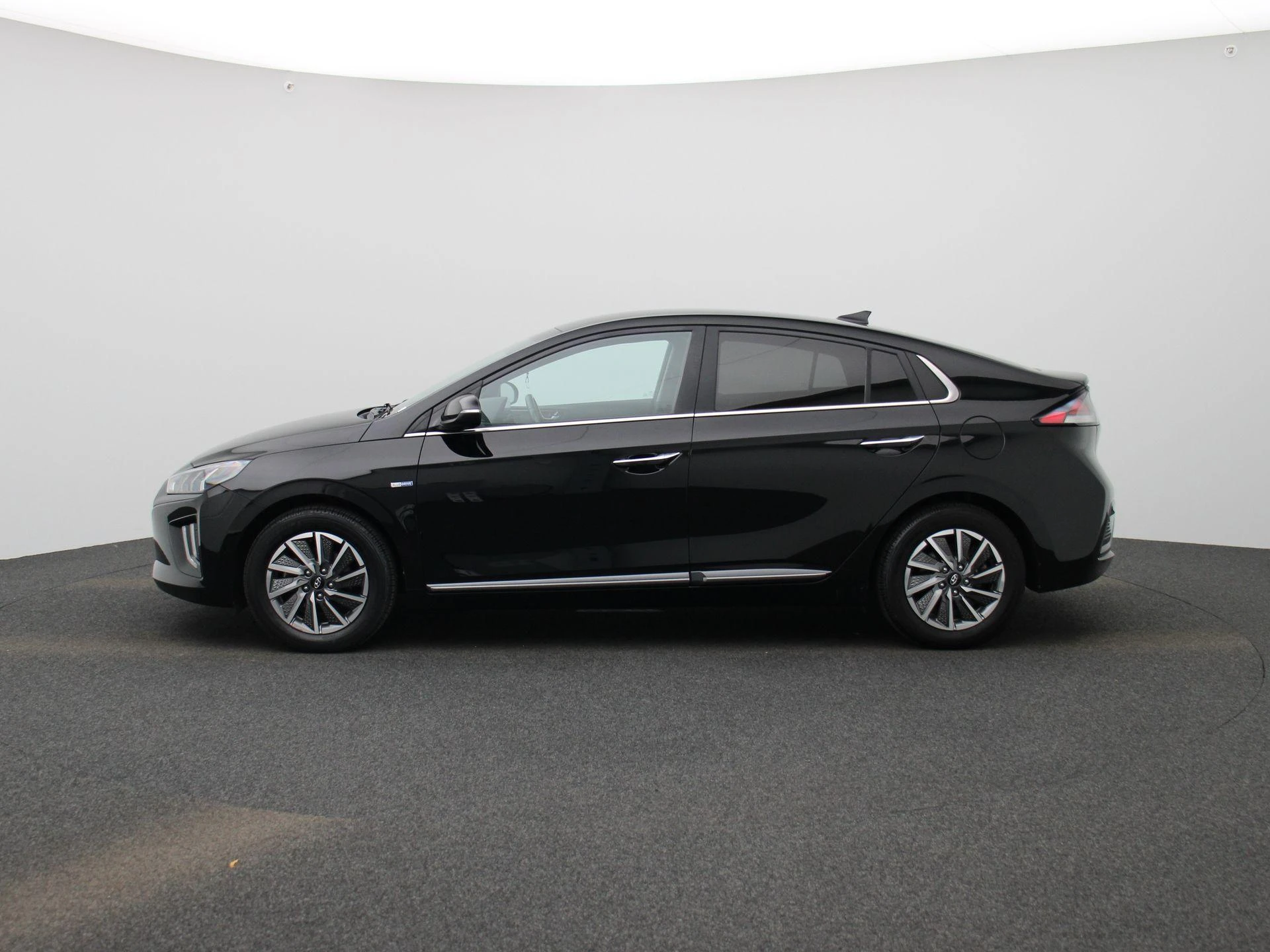 Hyundai-IONIQ-image-3