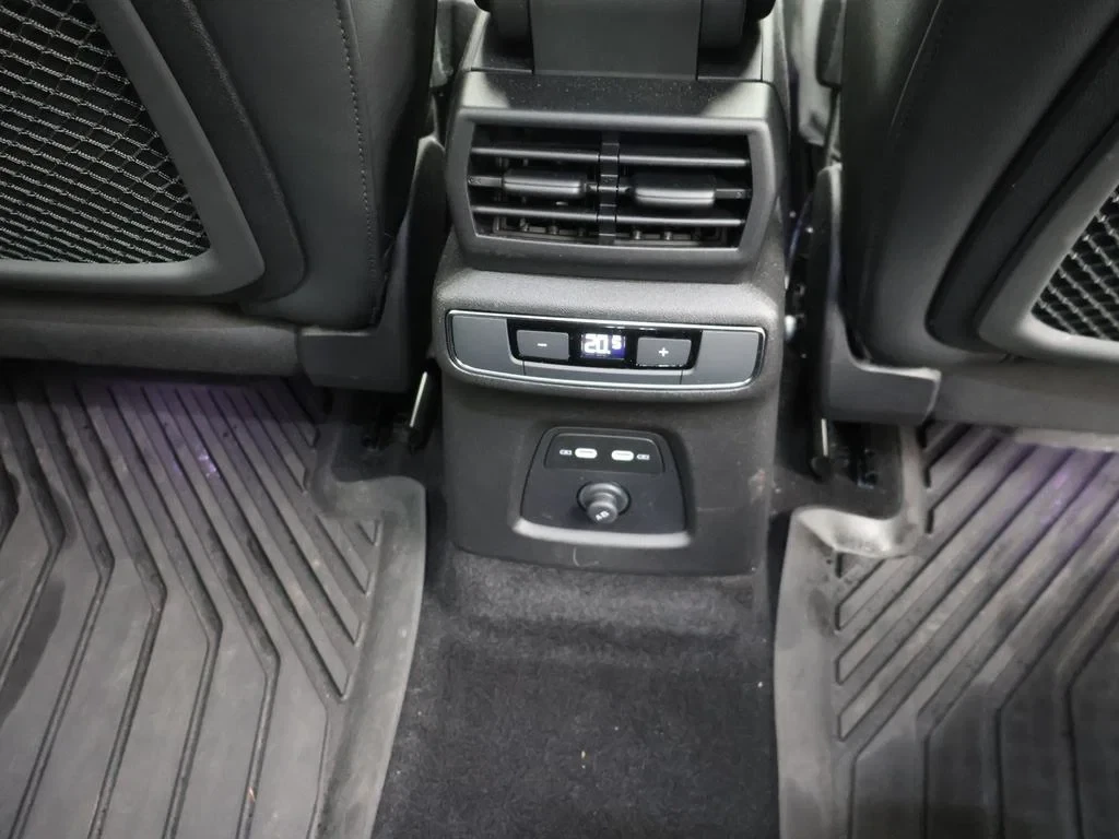 Audi-Q4 e-tron-image-14