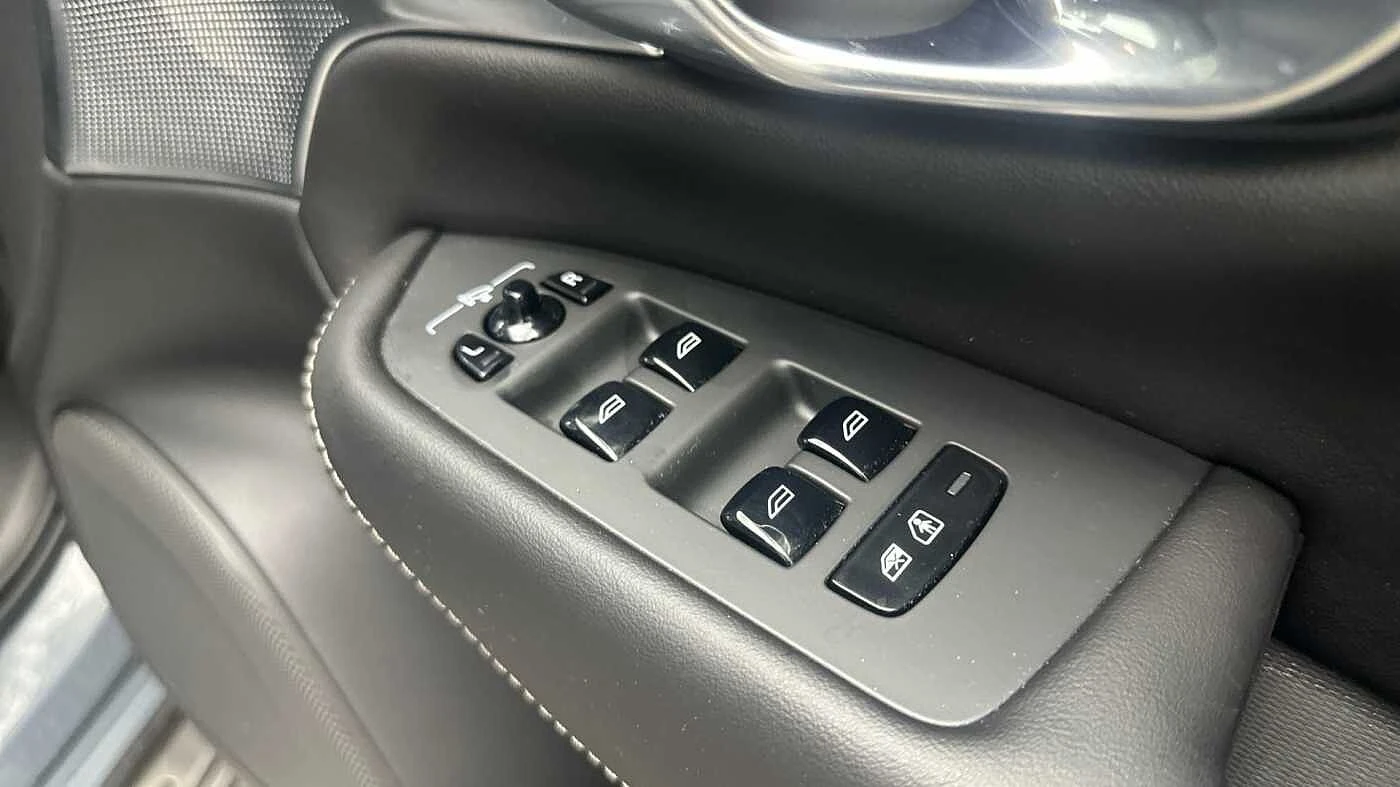 Volvo-XC90-image-36