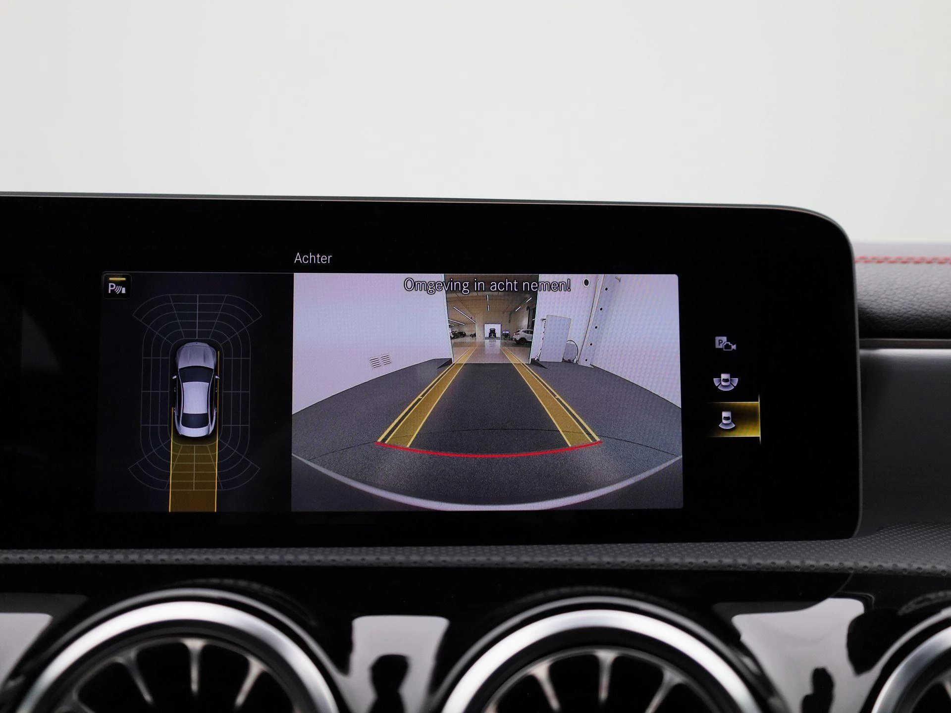 Mercedes-Benz-CLA-image-27