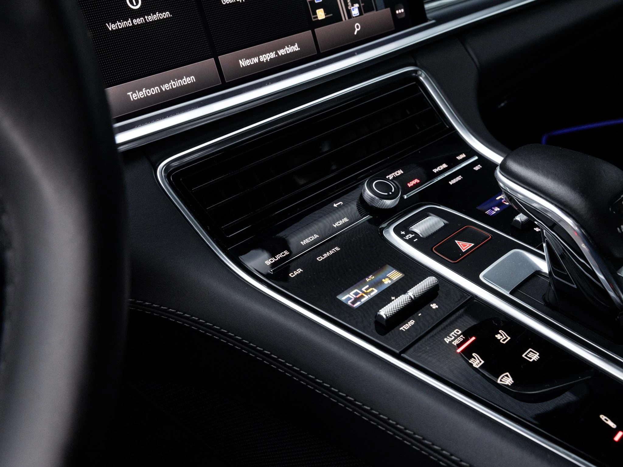 Porsche-Panamera-image-54