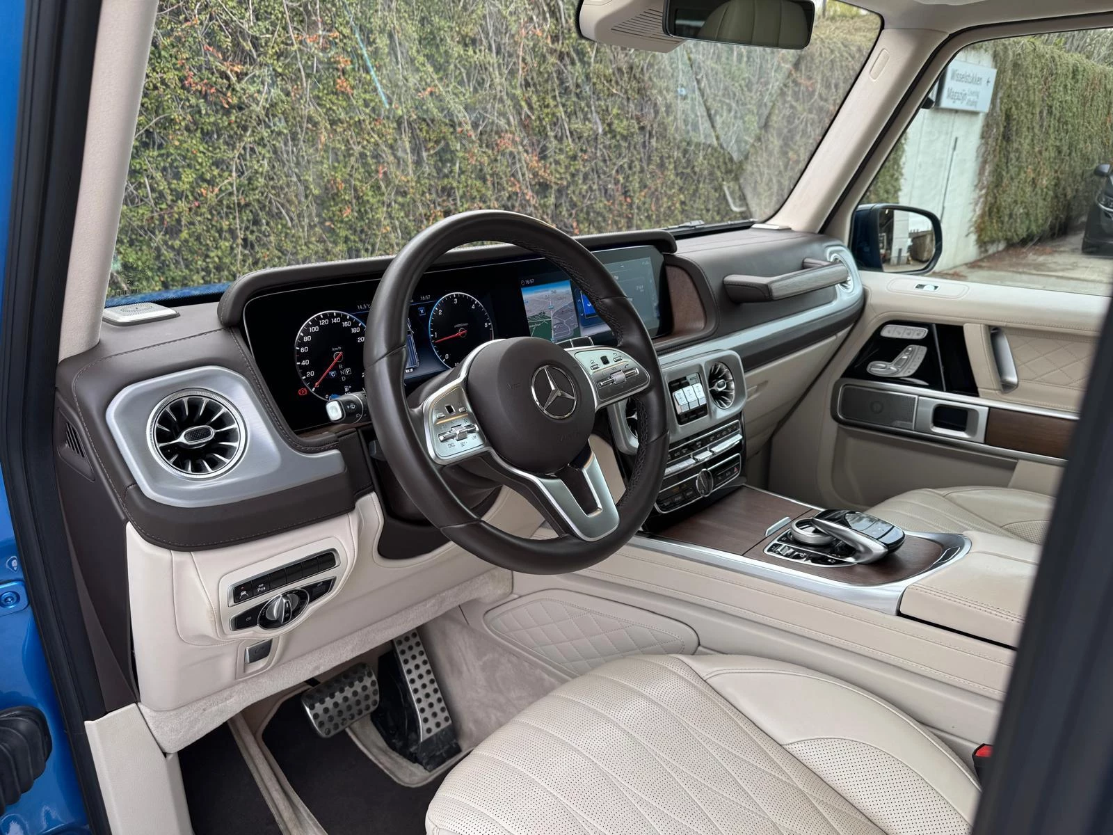 Mercedes-Benz-G-Klasse-image-7
