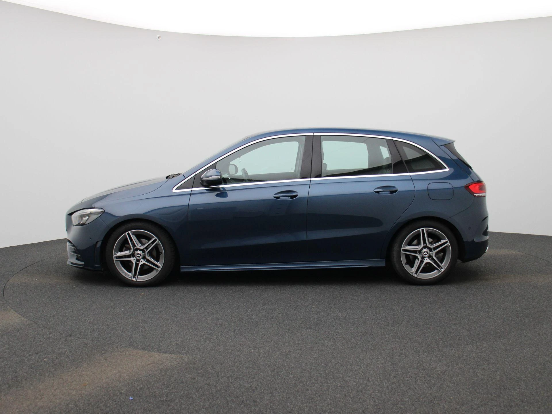 Mercedes-Benz-B-Klasse-image-3