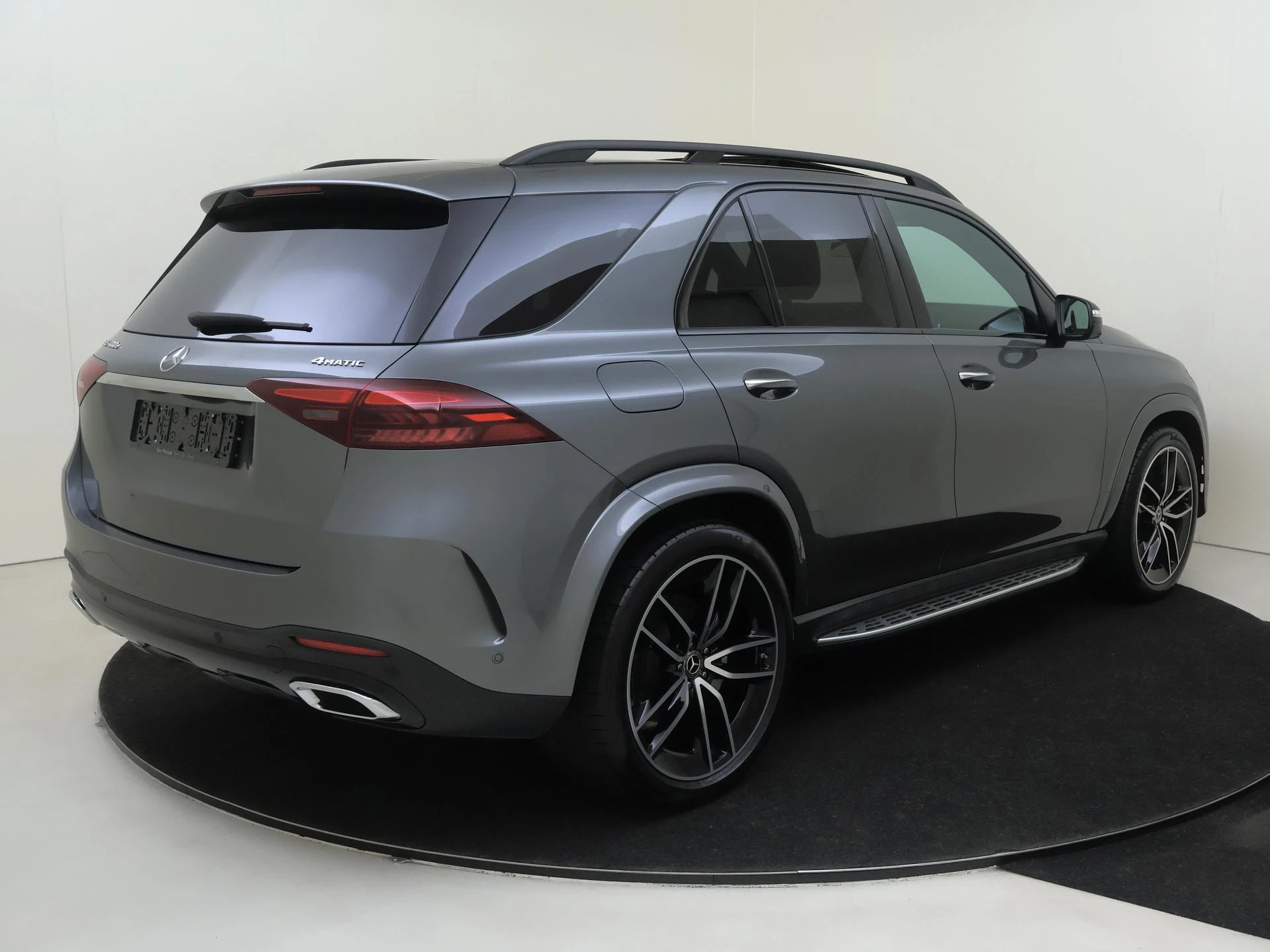 Mercedes-Benz-GLE-image-3