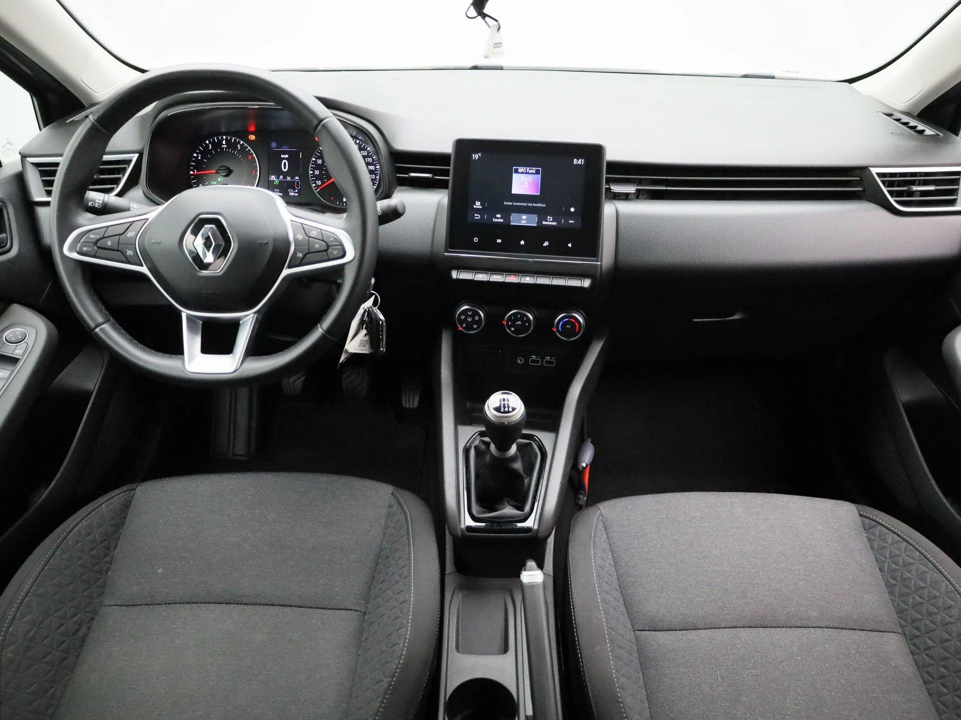 Renault-Clio-image-8