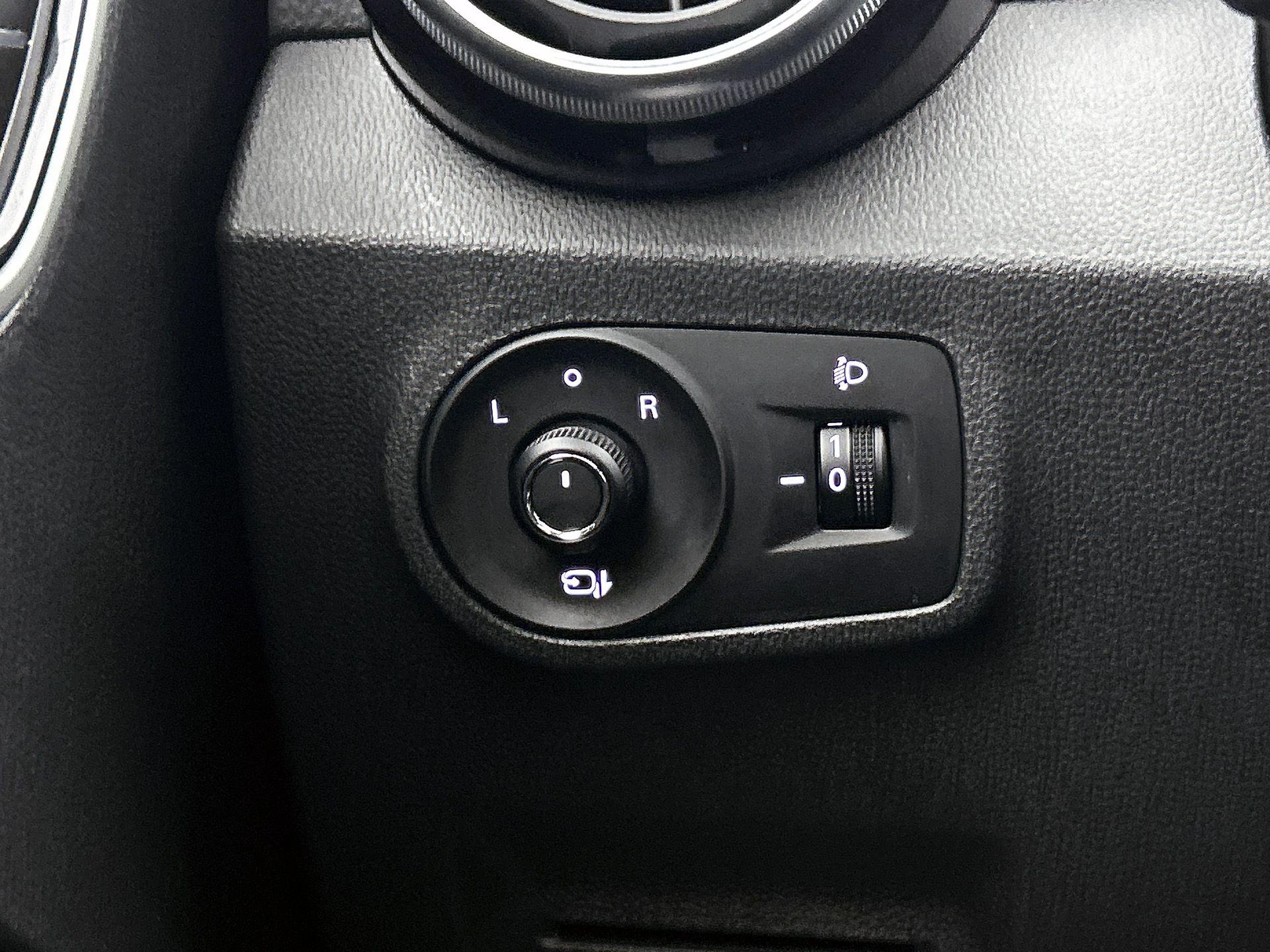 MG-ZS EV-image-15
