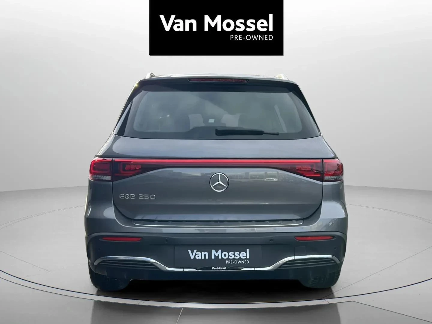 Mercedes-Benz-EQB-image-5