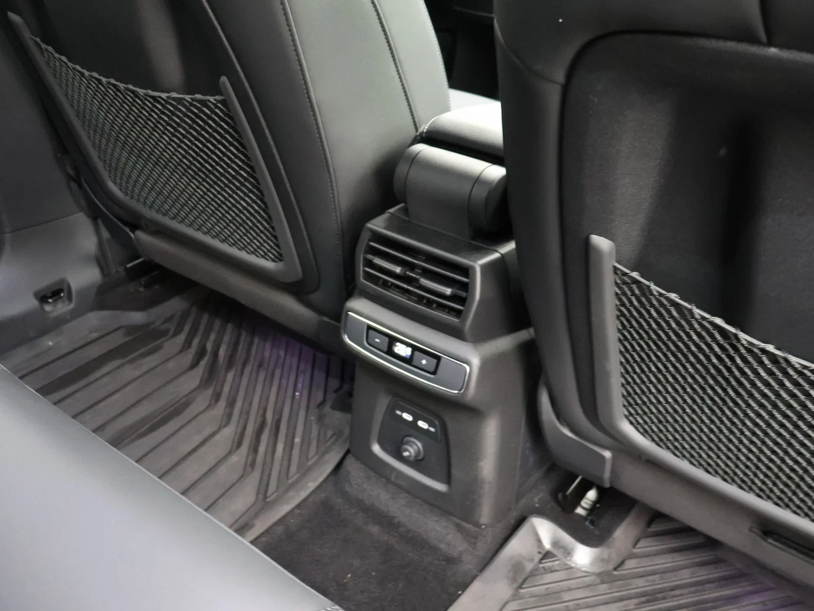 Audi Q4 e-tron Audi Q4 Corporate S 45 e-tron 210,00 kW / DEMO