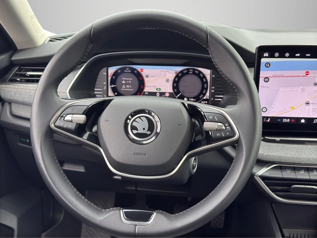 Škoda Octavia Combi 2.0 TDI Selection *NAVI*LED*SITZHEIZUNG*