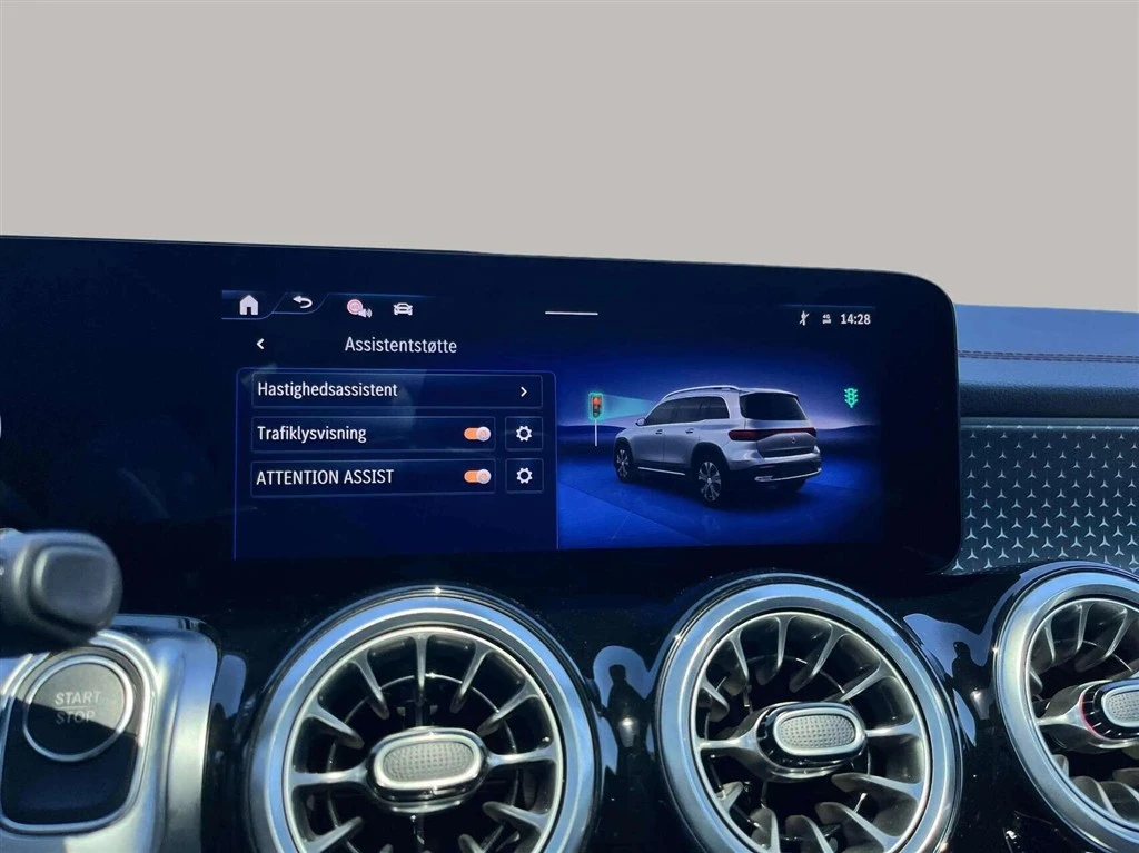 Mercedes-Benz-EQB-image-17