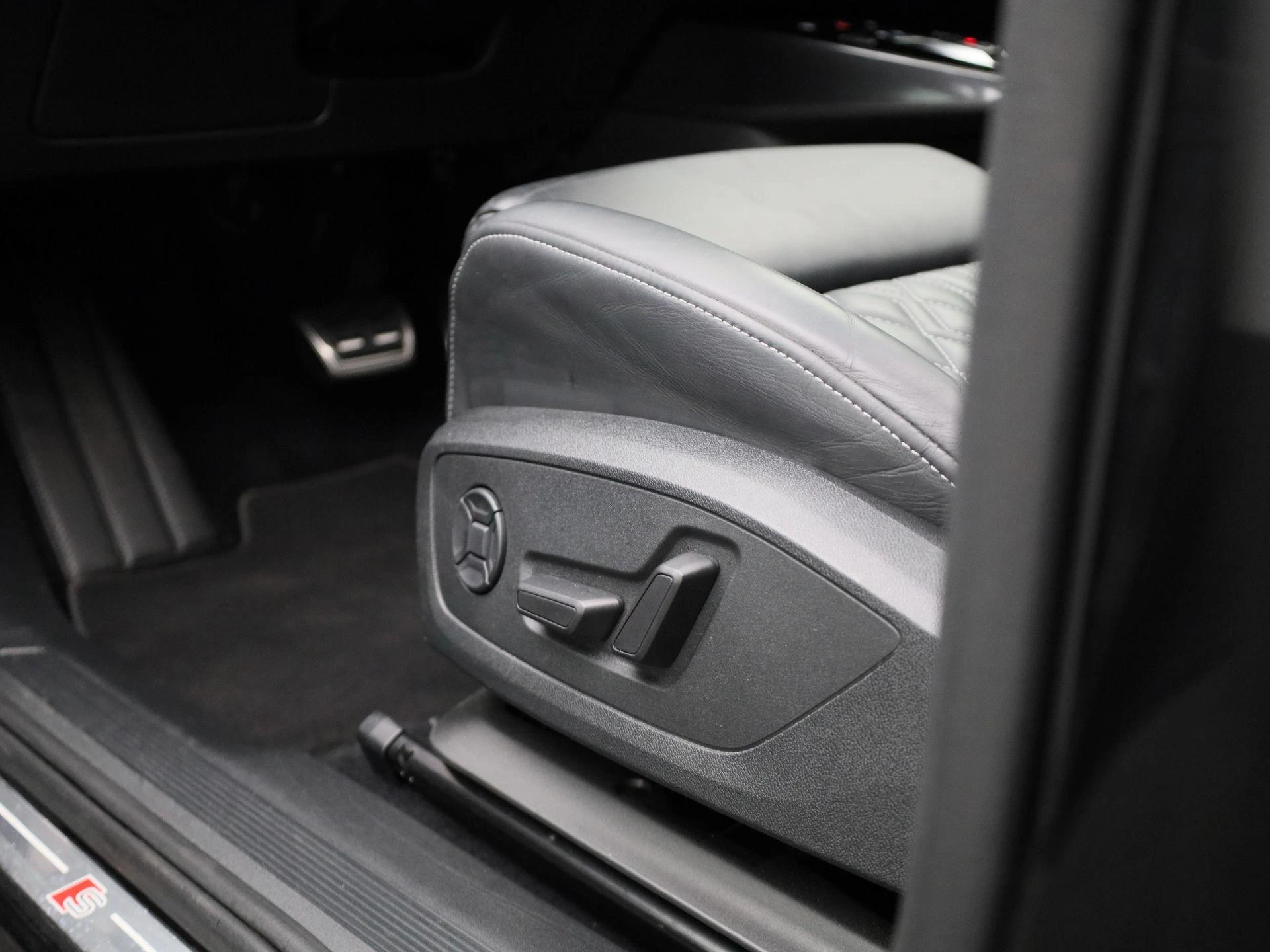 Audi-Q4 e-tron-image-39