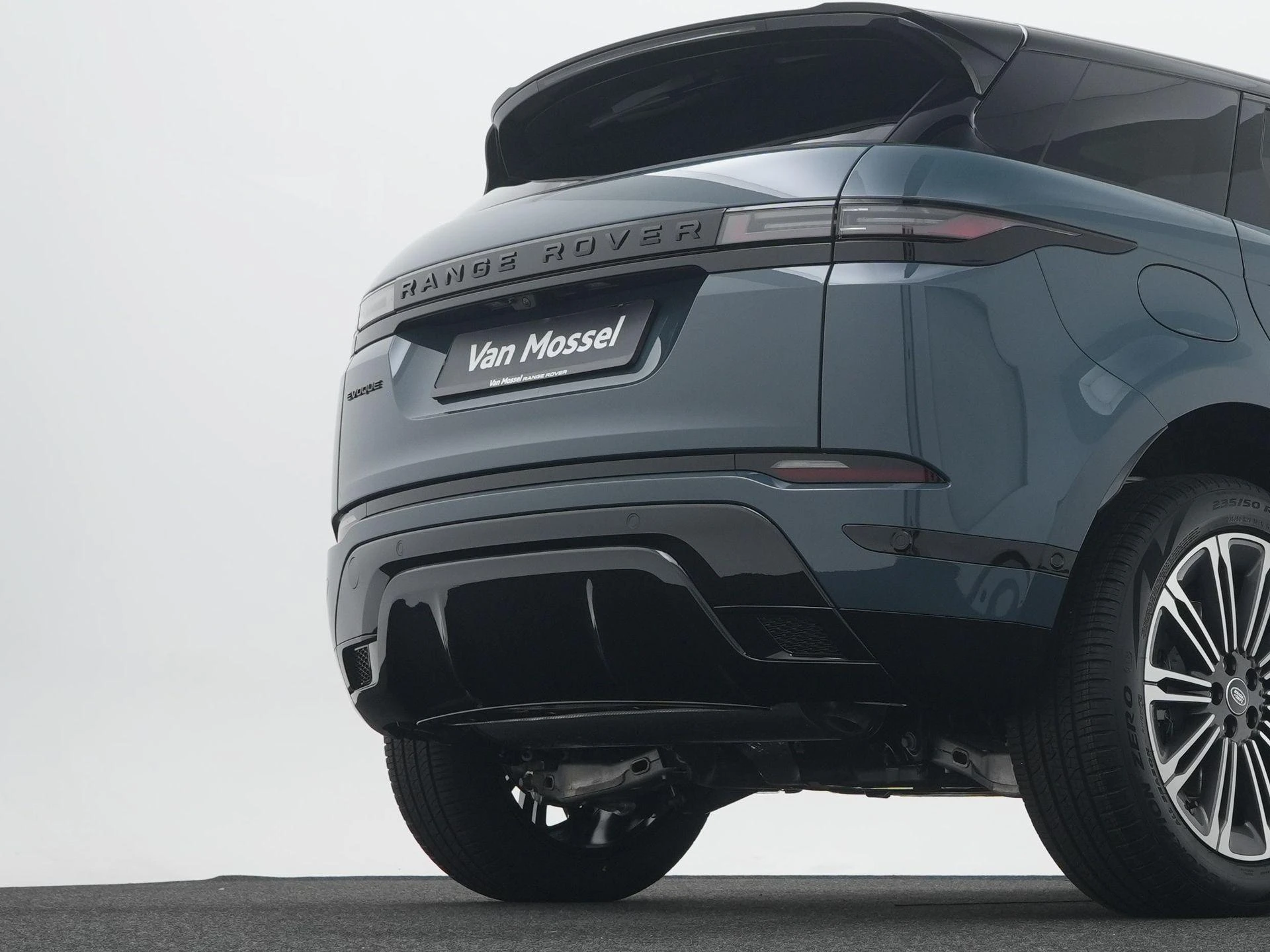 Land Rover-Range Rover Evoque-image-52