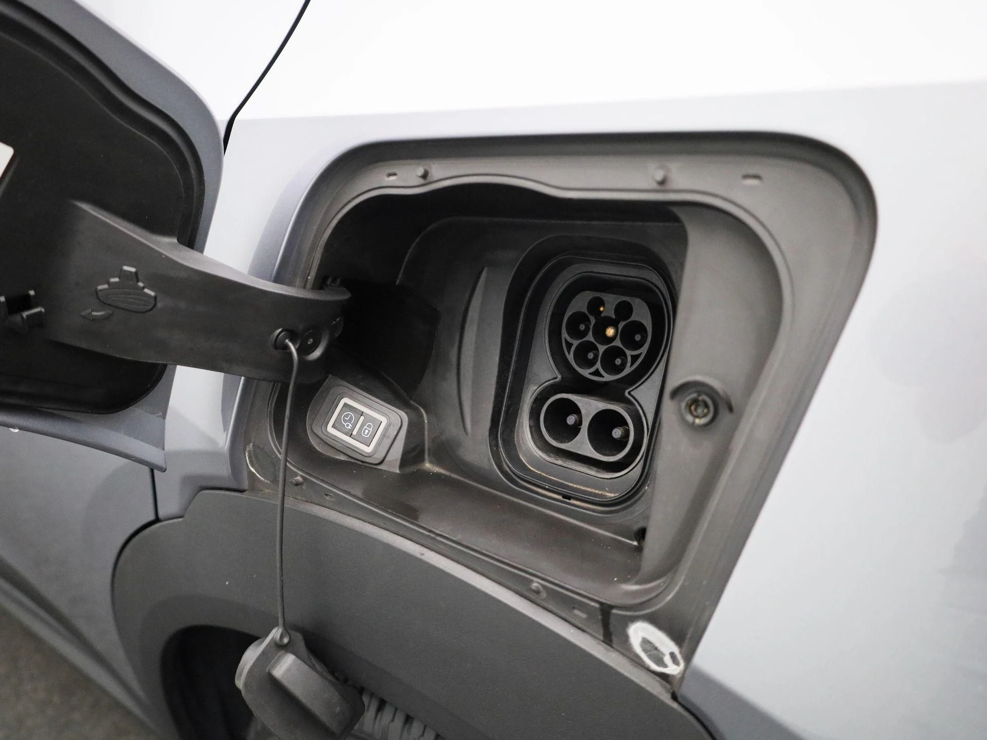 Opel-Mokka-e-image-33
