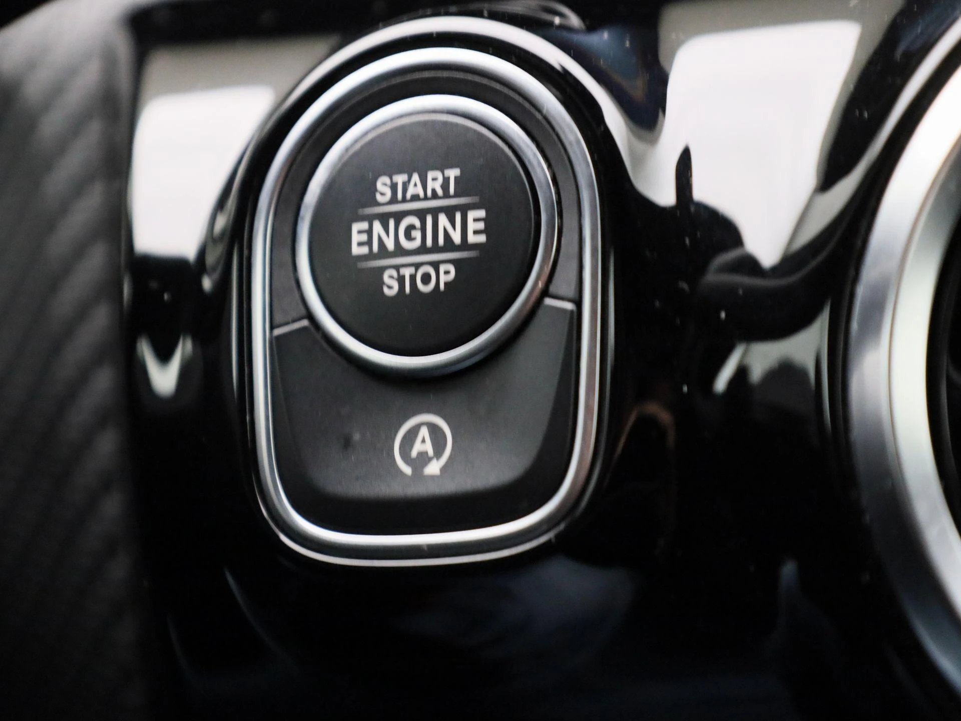 Mercedes-Benz-CLA-image-17