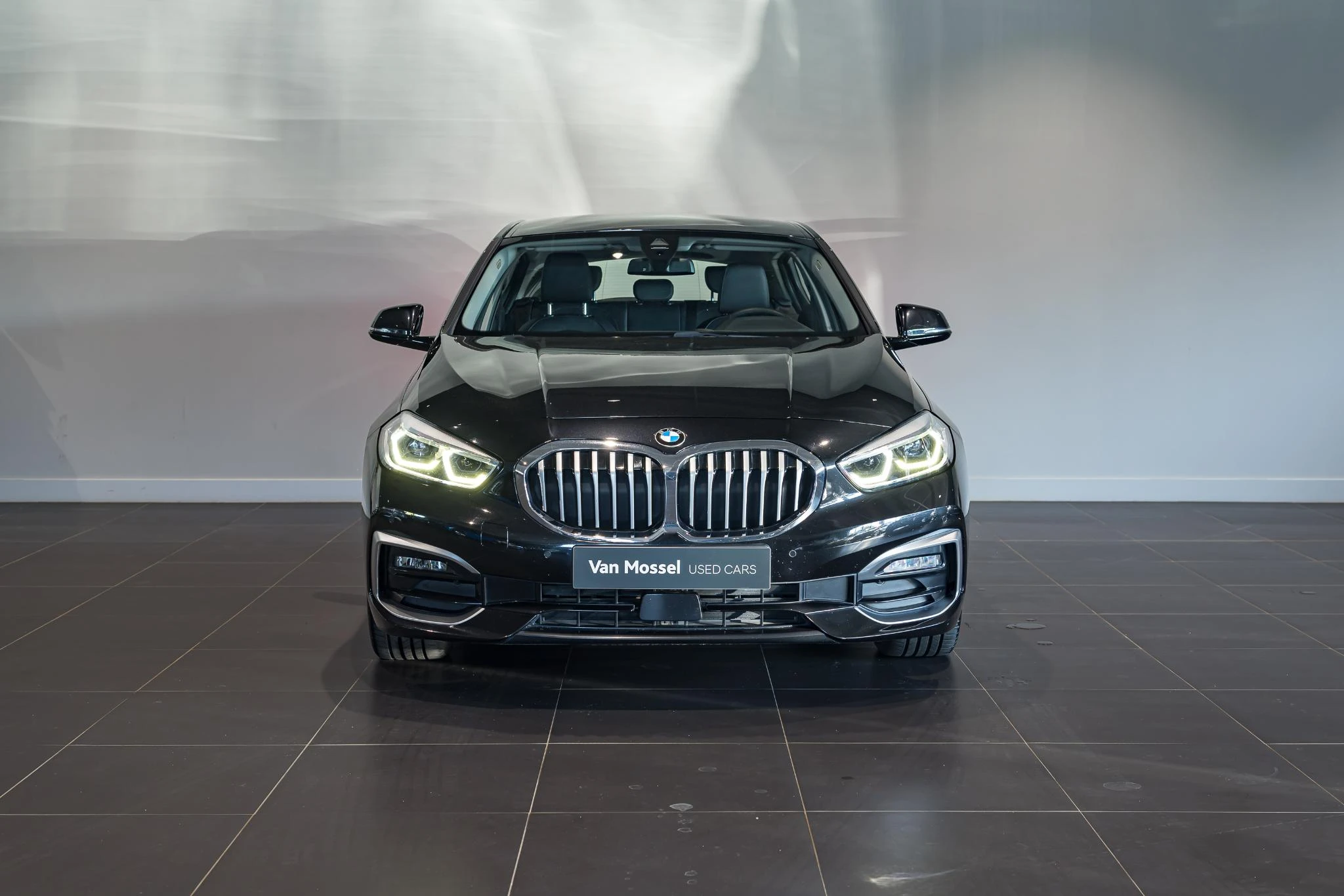 BMW-1 Reeks-image-1