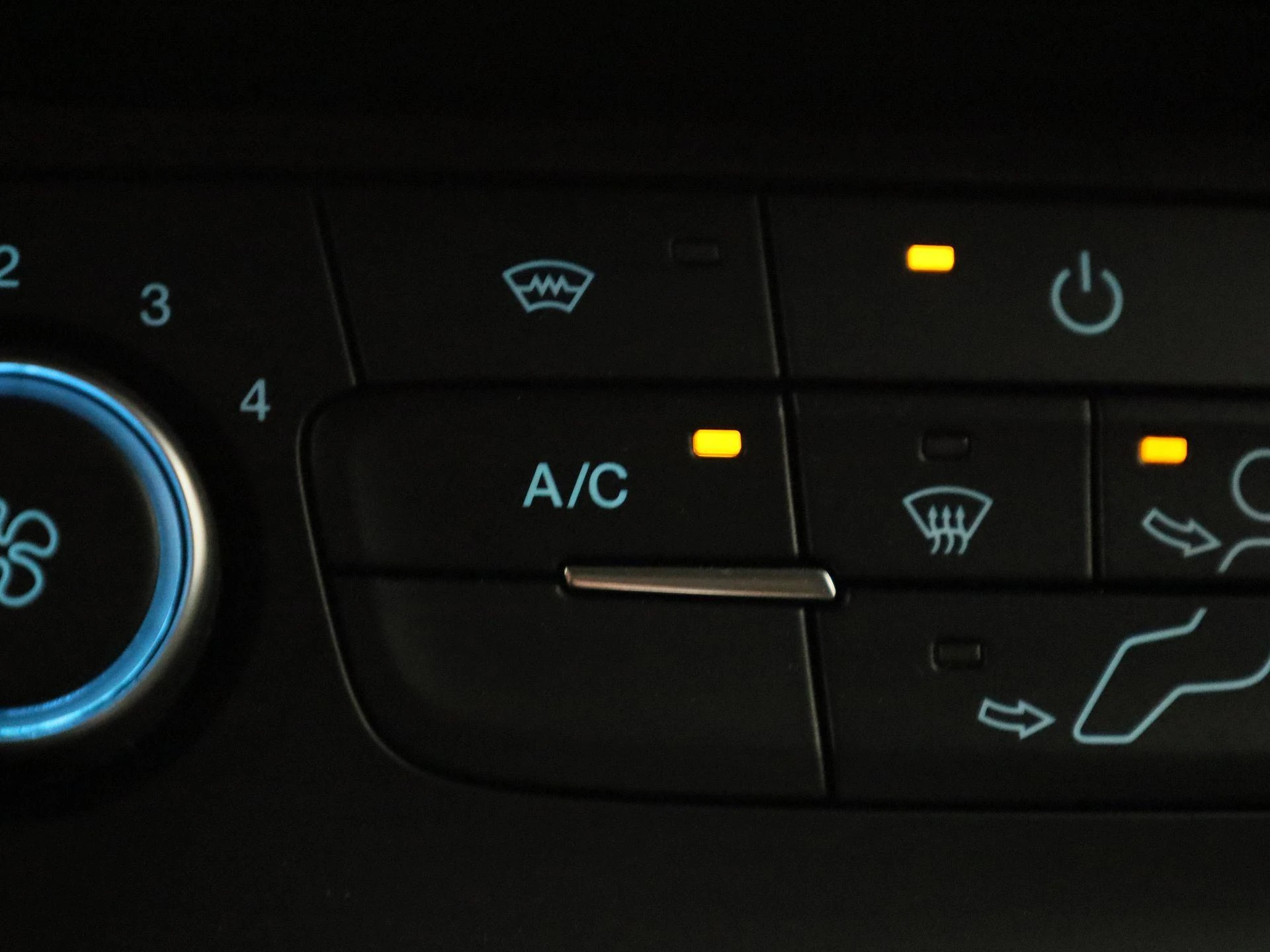 Ford-Transit Connect-image-22