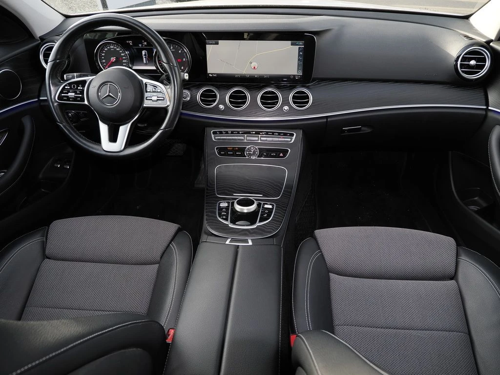 Mercedes-Benz-E-Klasse 220 d-image-11