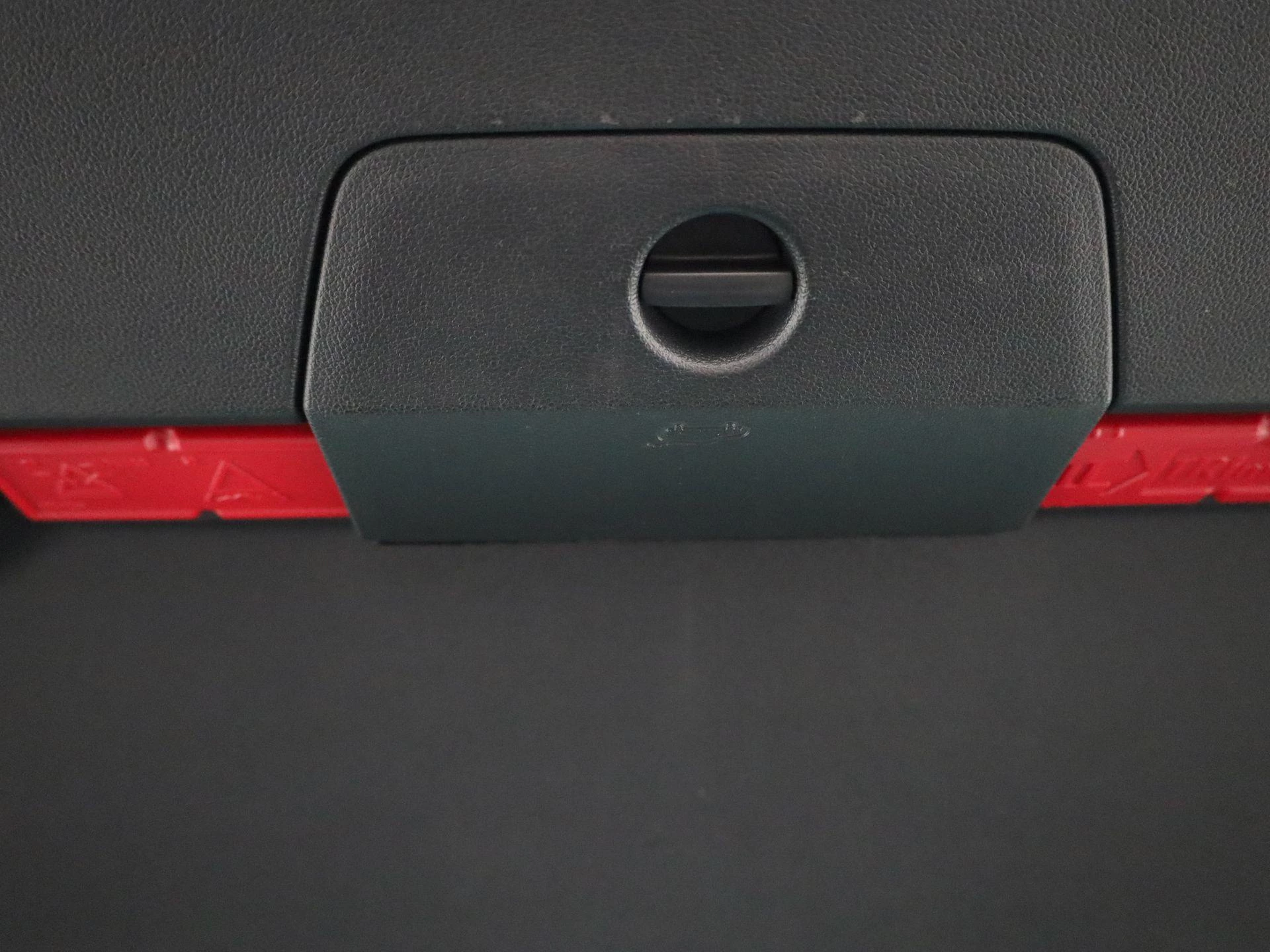 Volkswagen-Tiguan-image-12