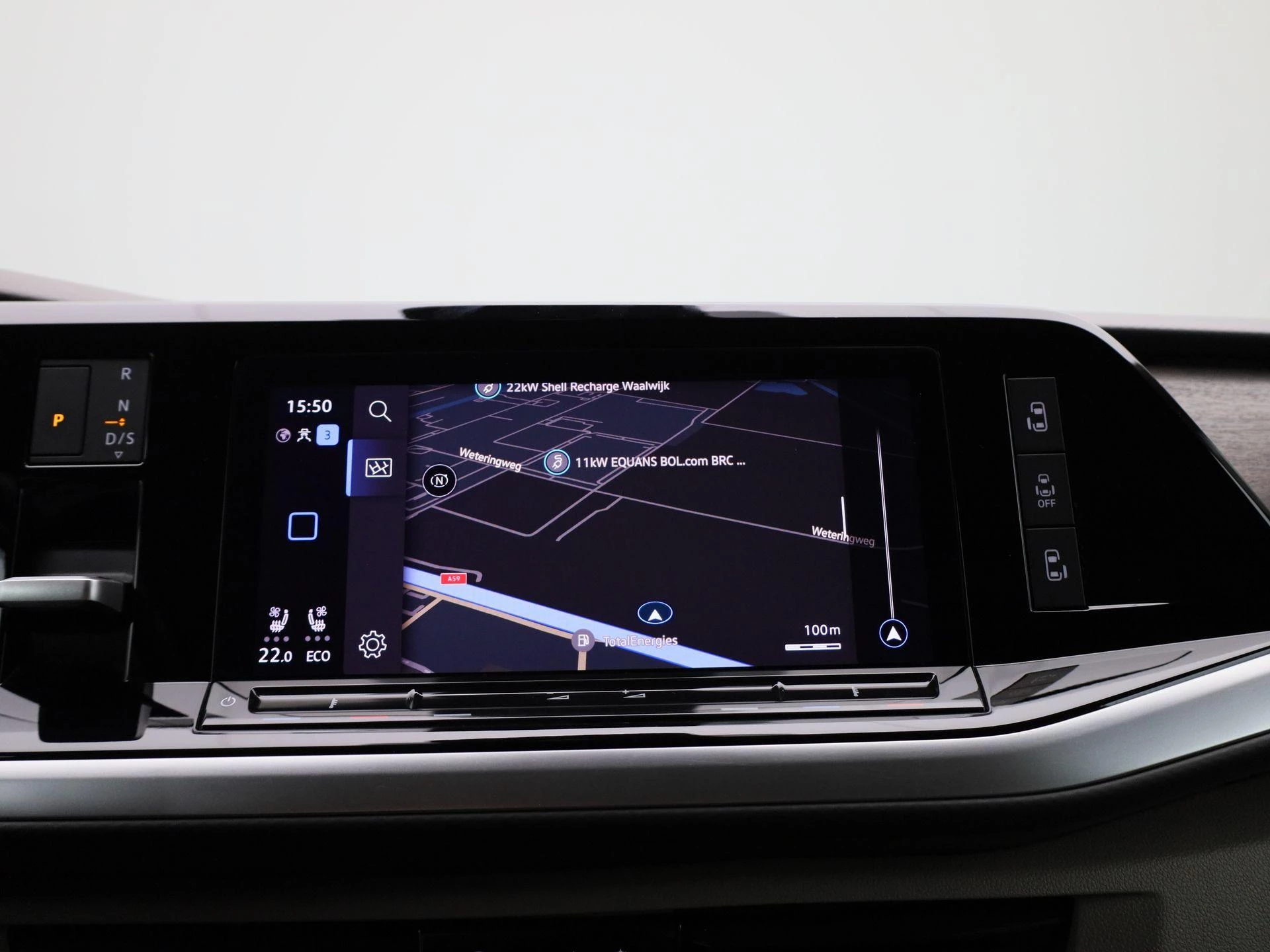 Volkswagen-Multivan-image-17