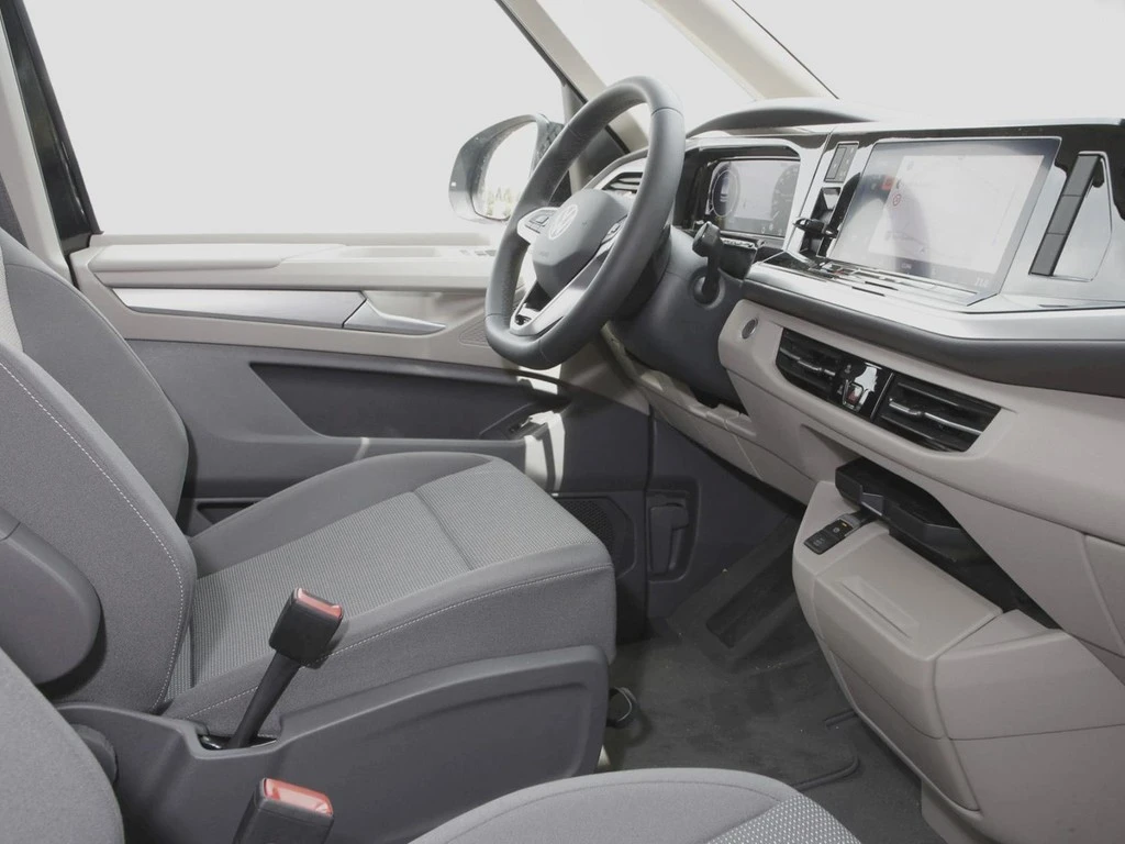 Volkswagen-Multivan-image-8