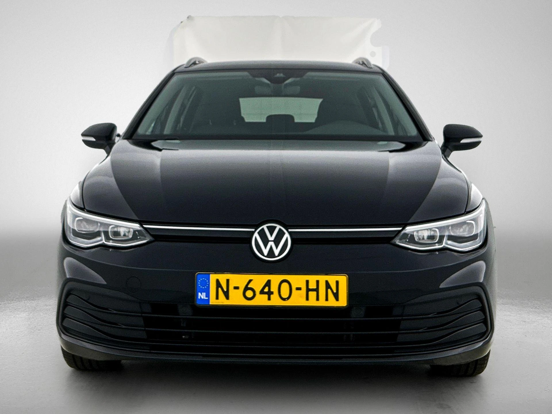 Volkswagen-Golf-image-4